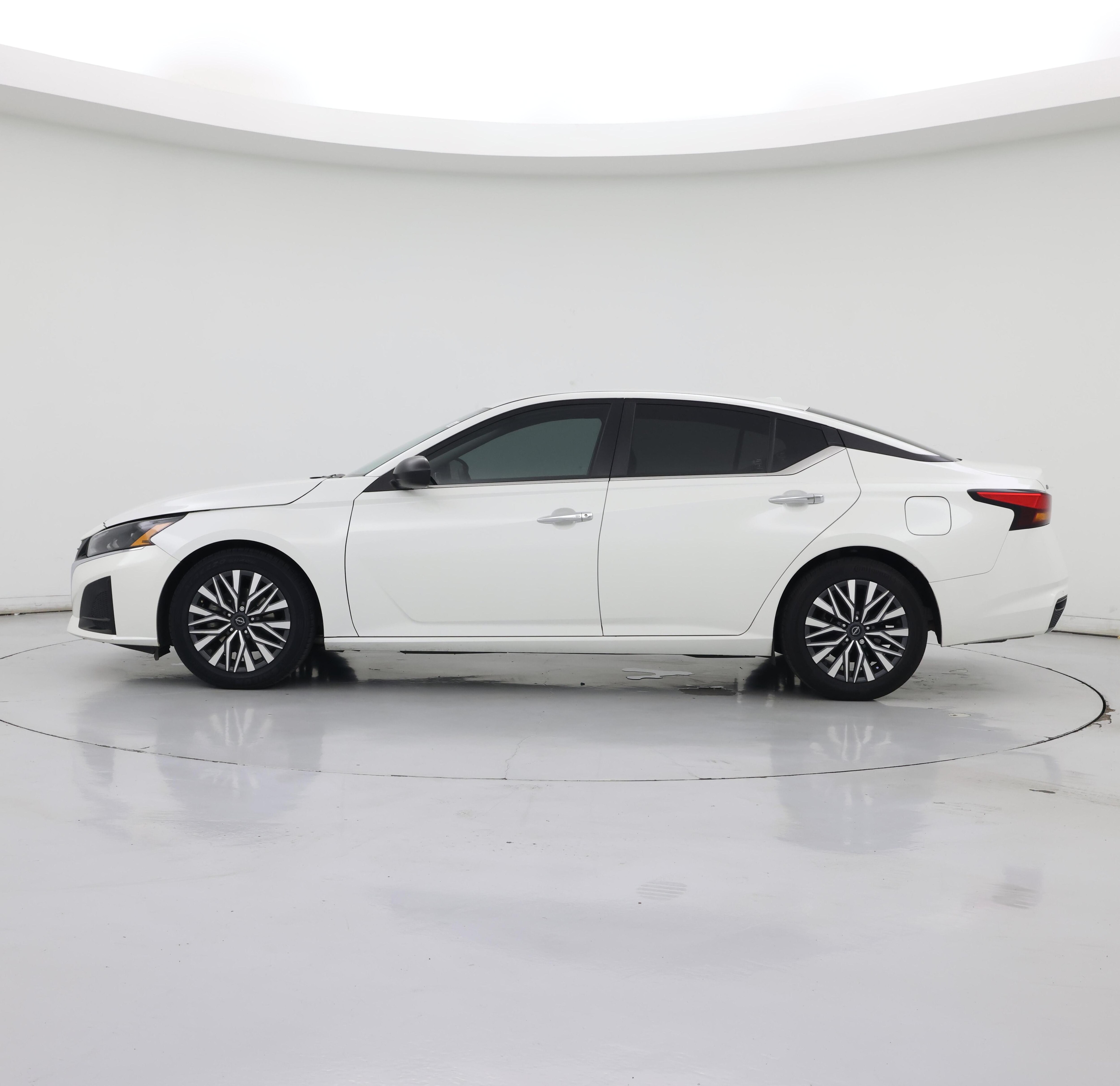 Thumbnail: 2024 Nissan Altima - 3