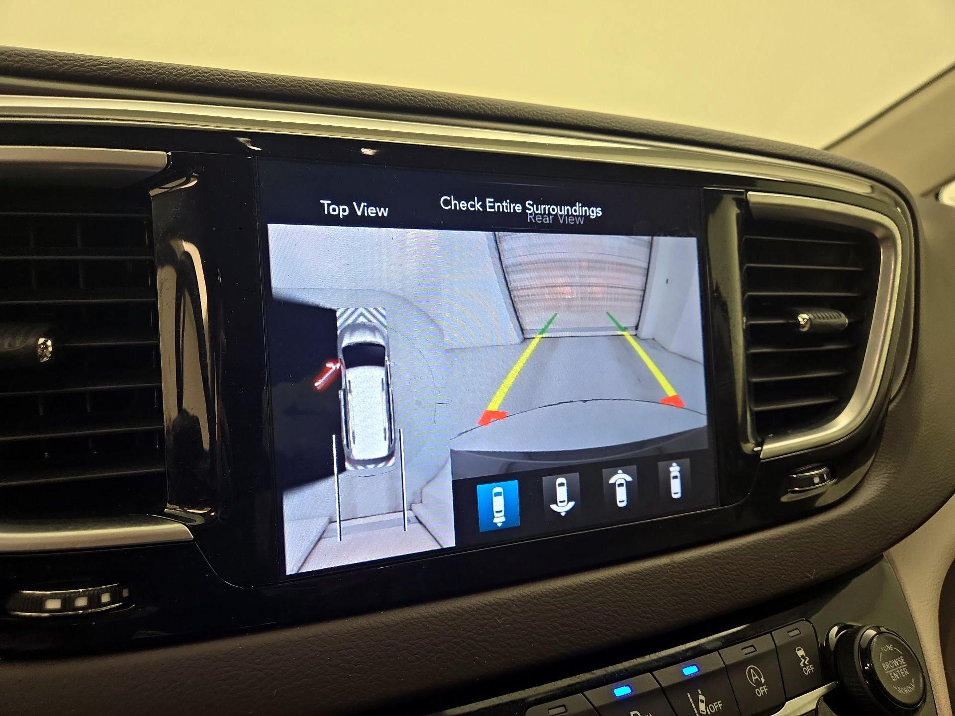 Thumbnail: 2019 Chrysler Pacifica - 15