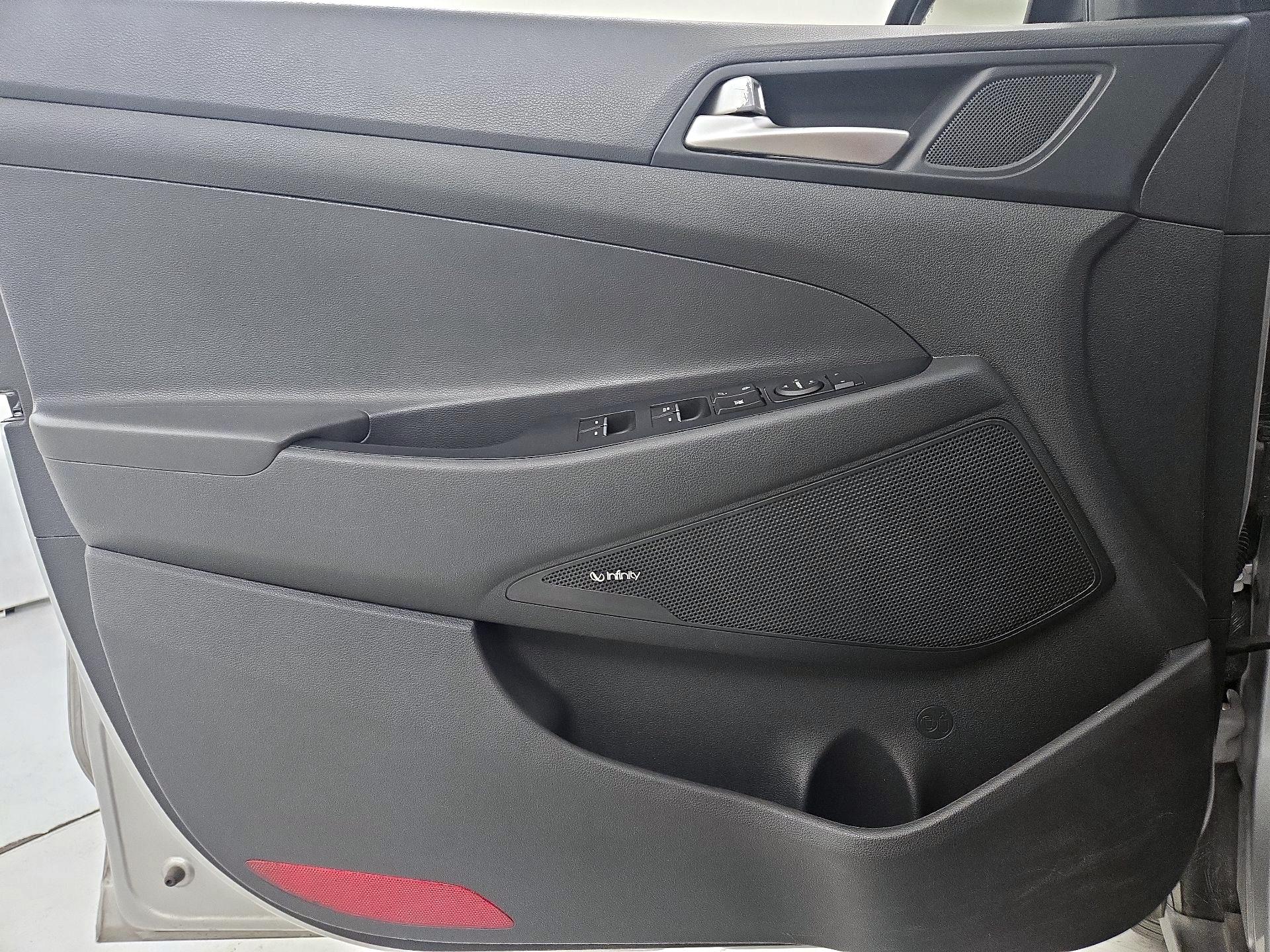 Thumbnail: 2020 Hyundai Tucson - 12