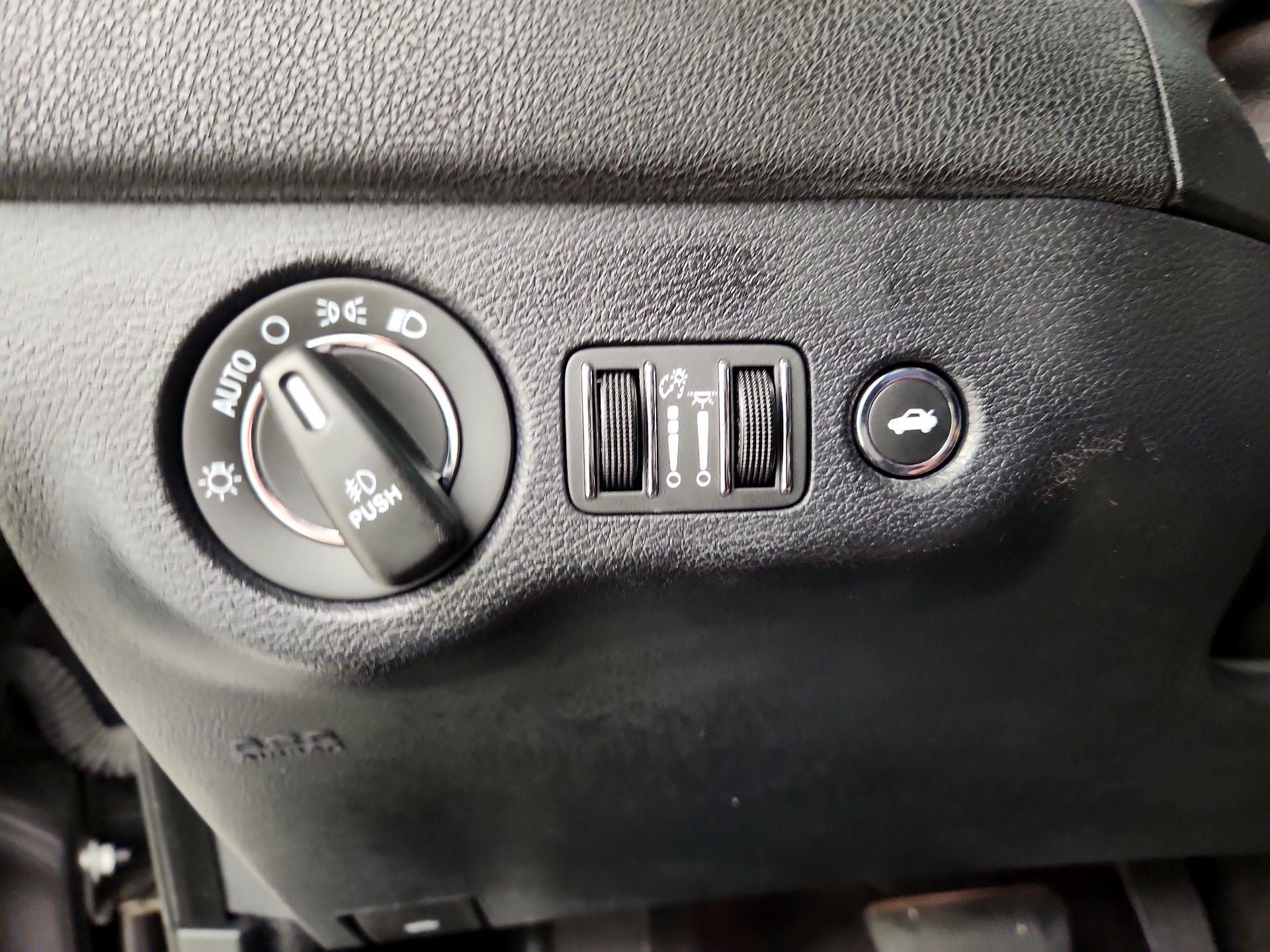 Thumbnail: 2018 Chrysler 300 - 13