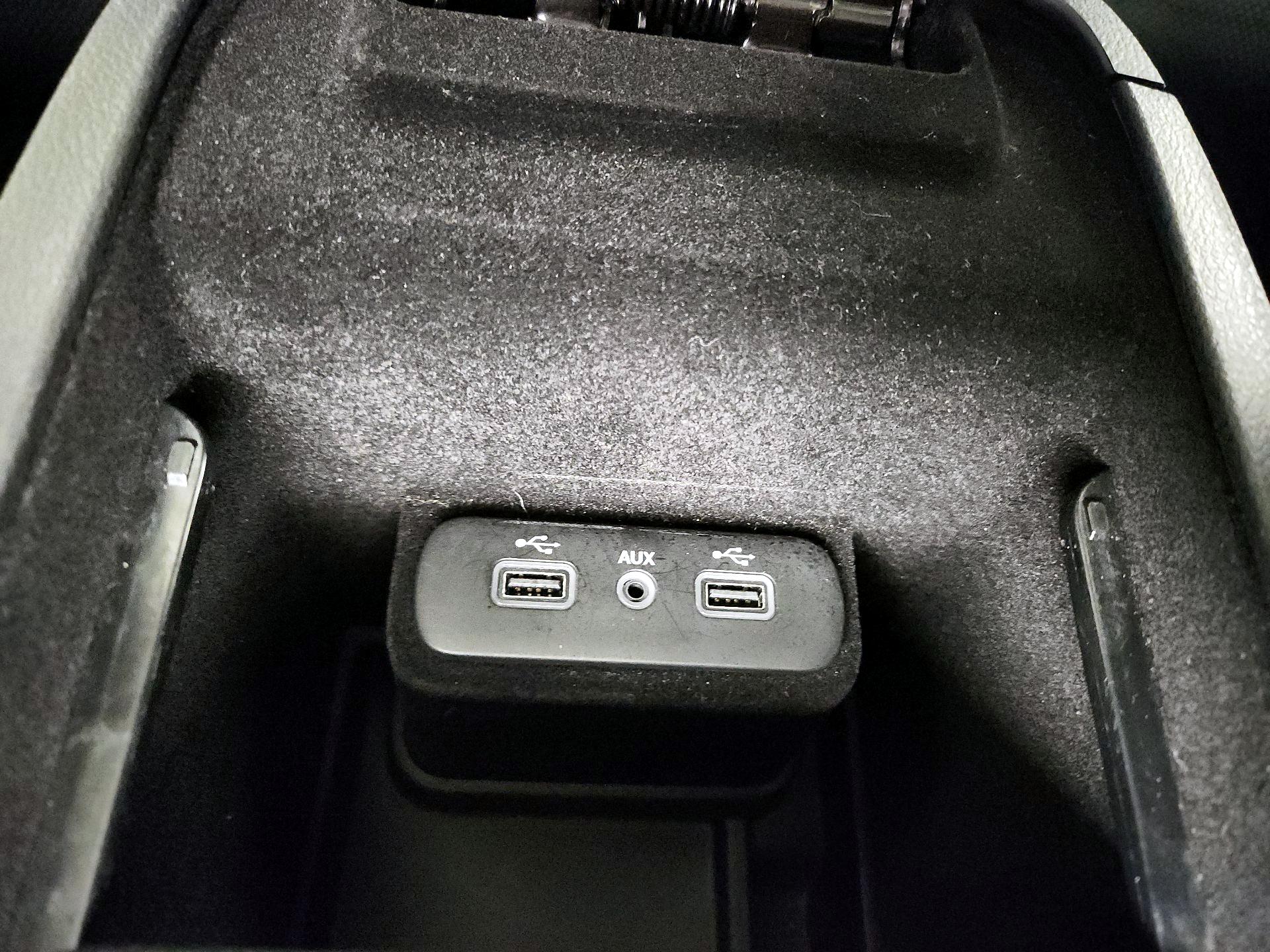 Thumbnail: 2018 Chrysler 300 - 19