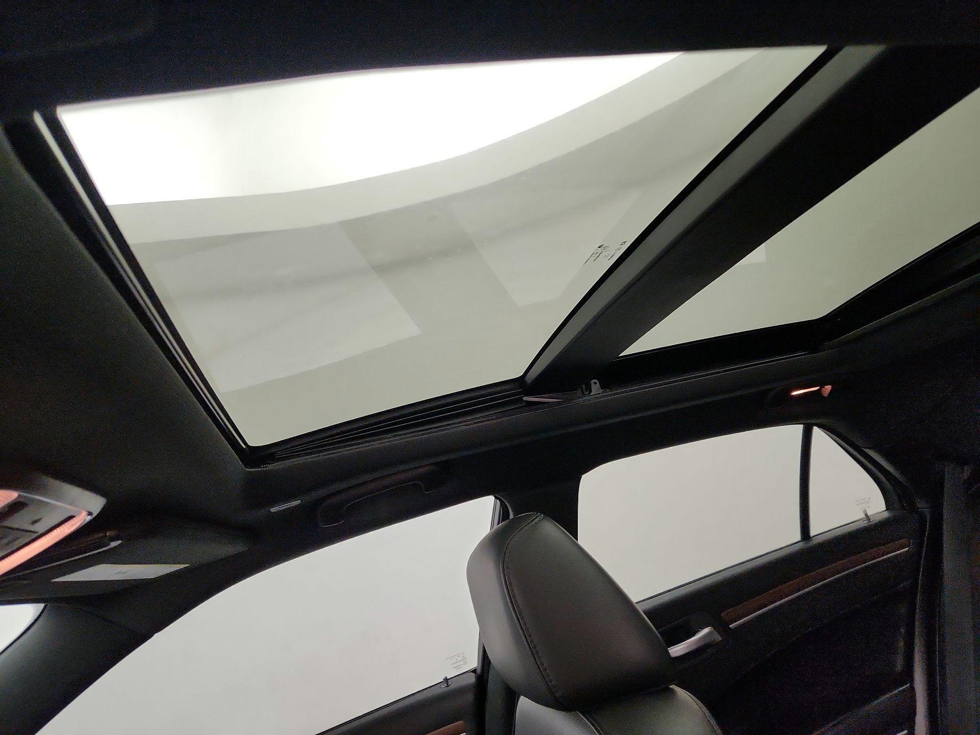 Thumbnail: 2018 Chrysler 300 - 20