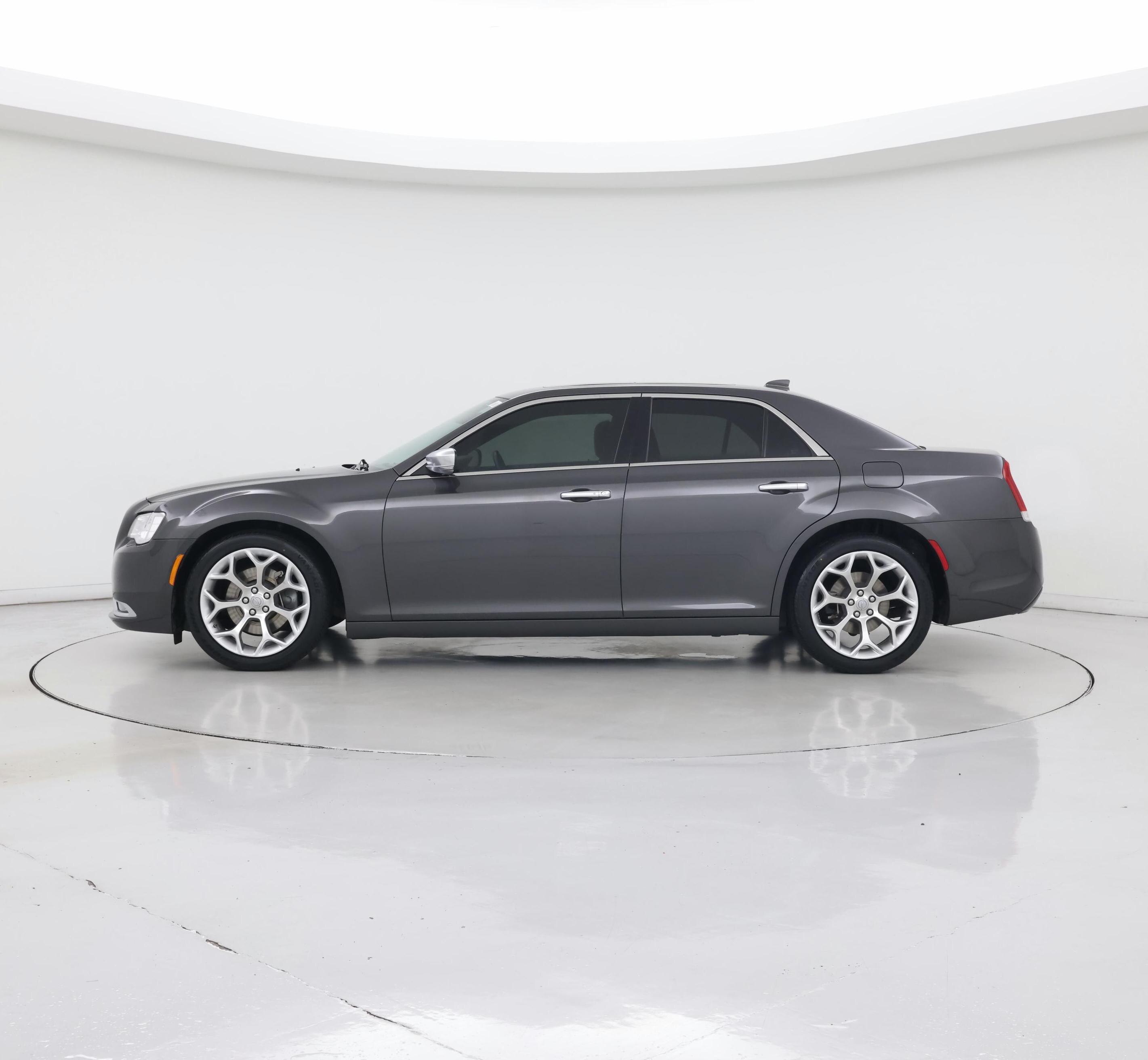 Thumbnail: 2018 Chrysler 300 - 3