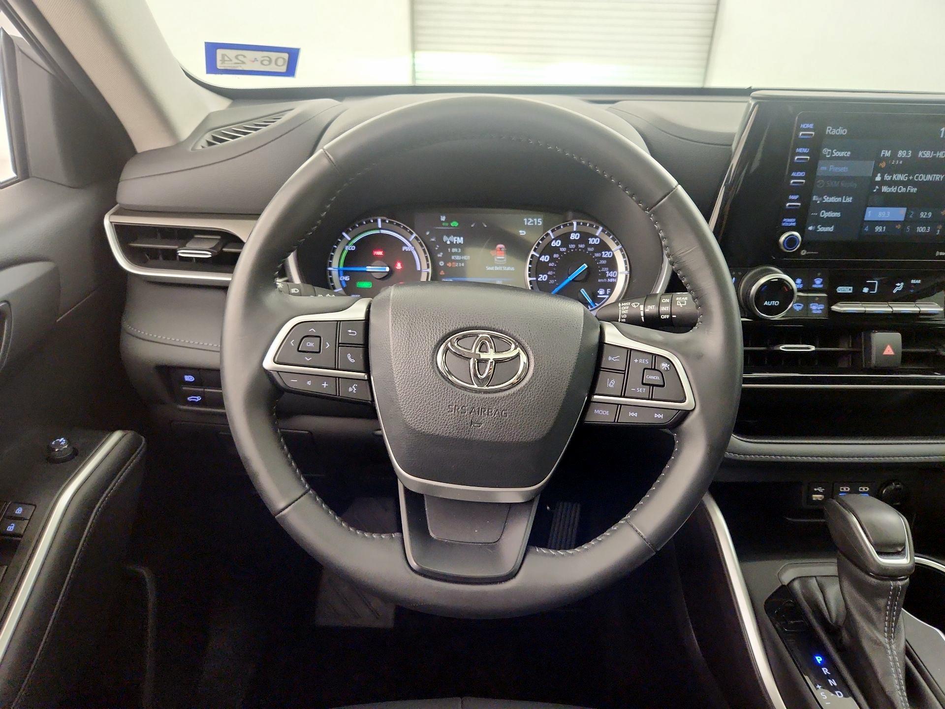 Thumbnail: 2022 Toyota Highlander - 10