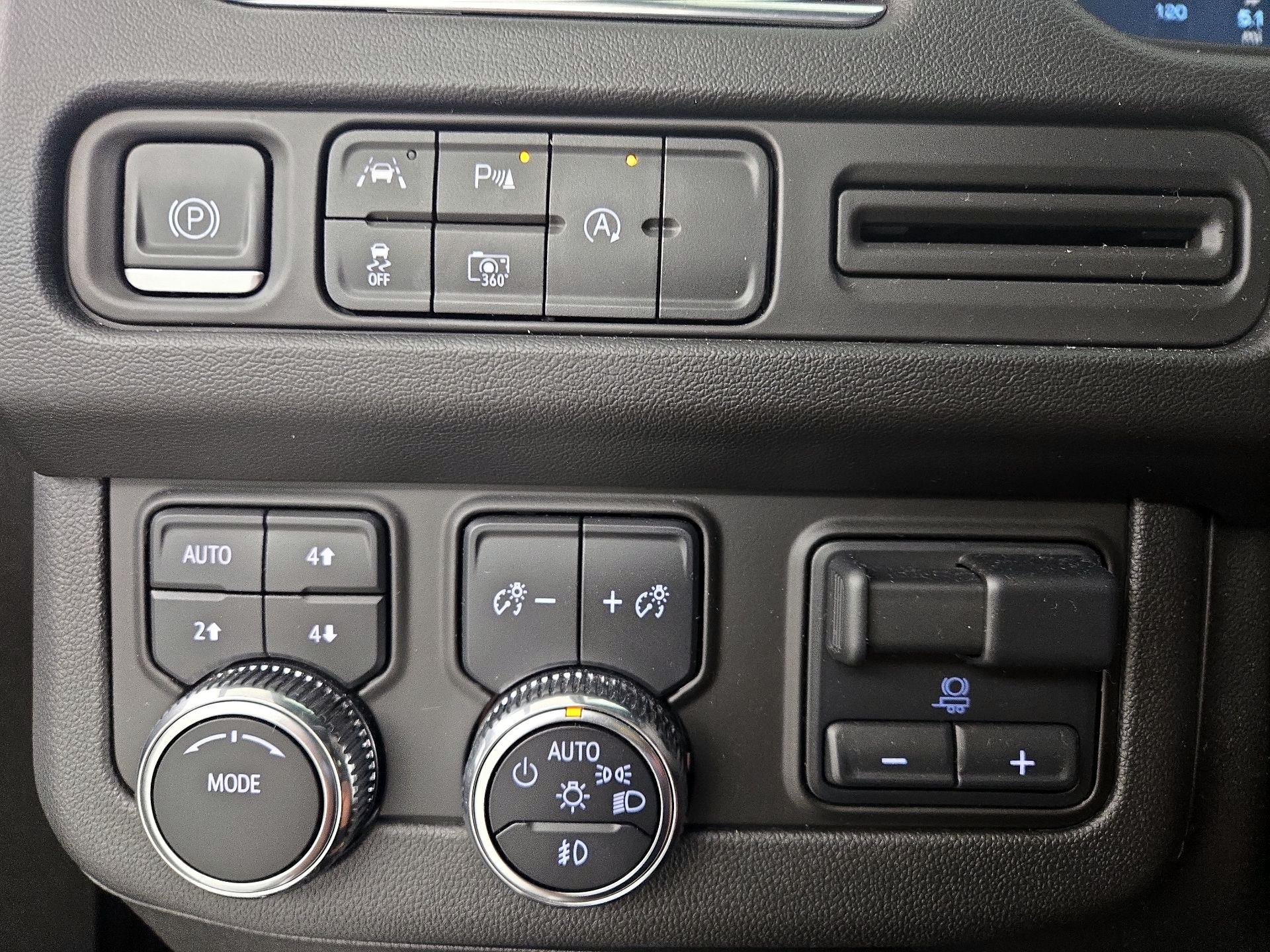 Thumbnail: 2023 GMC Yukon XL - 13