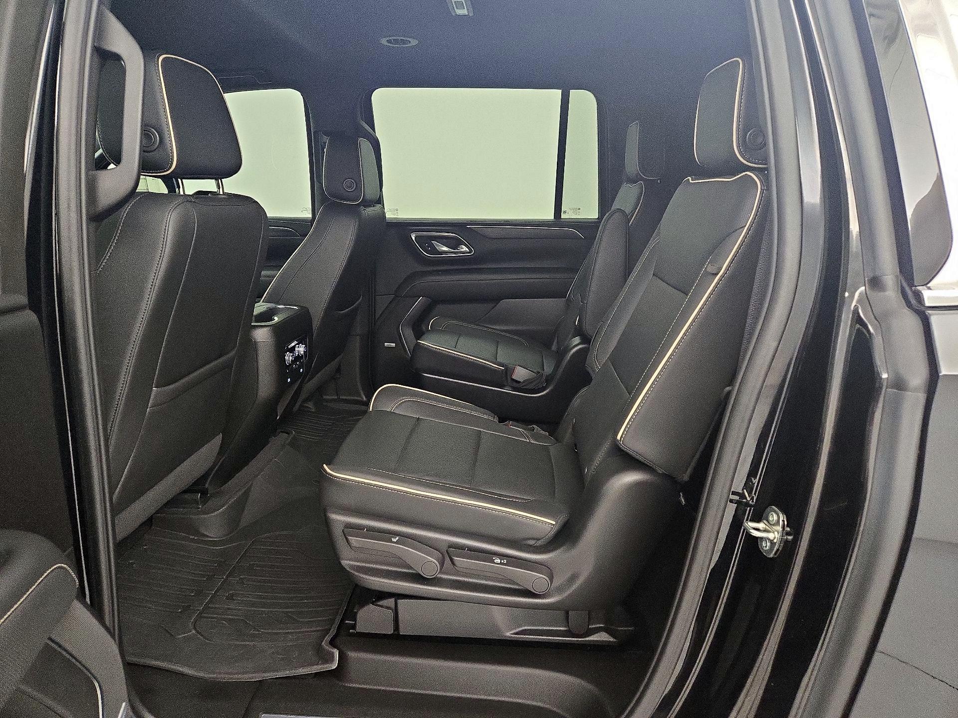 Thumbnail: 2023 GMC Yukon XL - 20