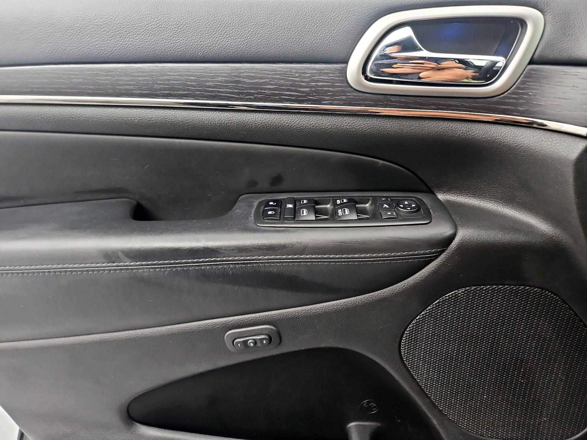 Thumbnail: 2018 Jeep Grand Cherokee - 12