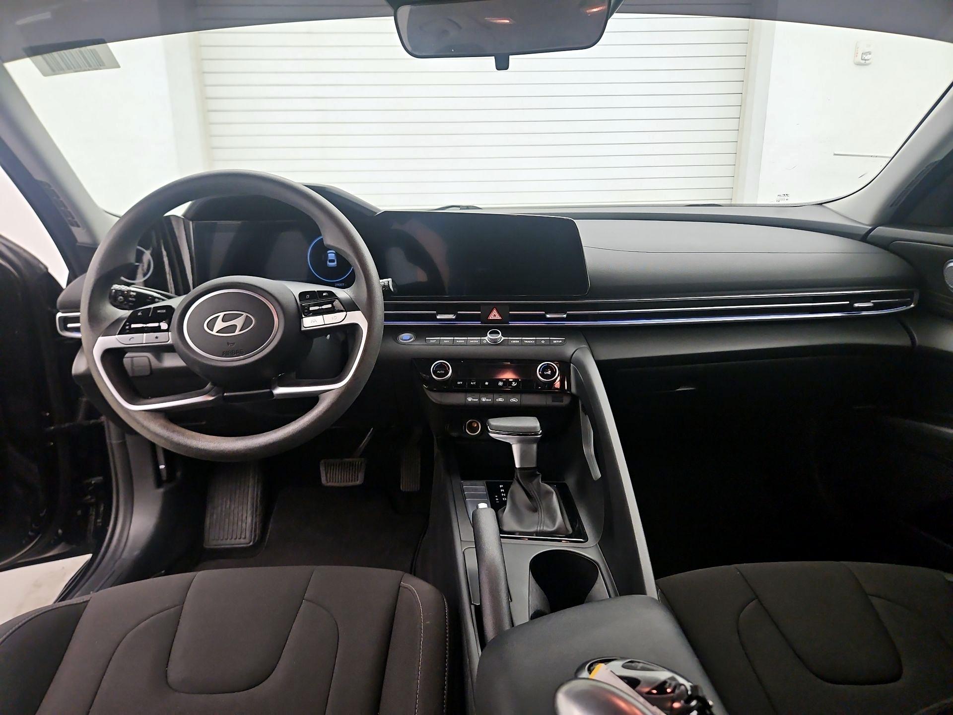 Thumbnail: 2024 Hyundai Elantra - 9