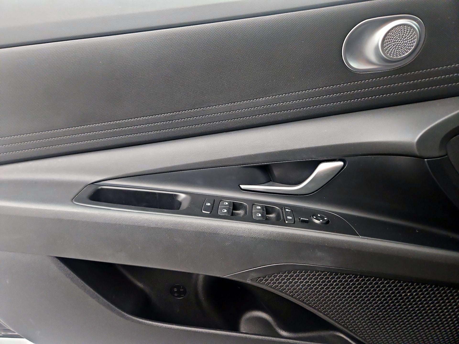 Thumbnail: 2024 Hyundai Elantra - 12