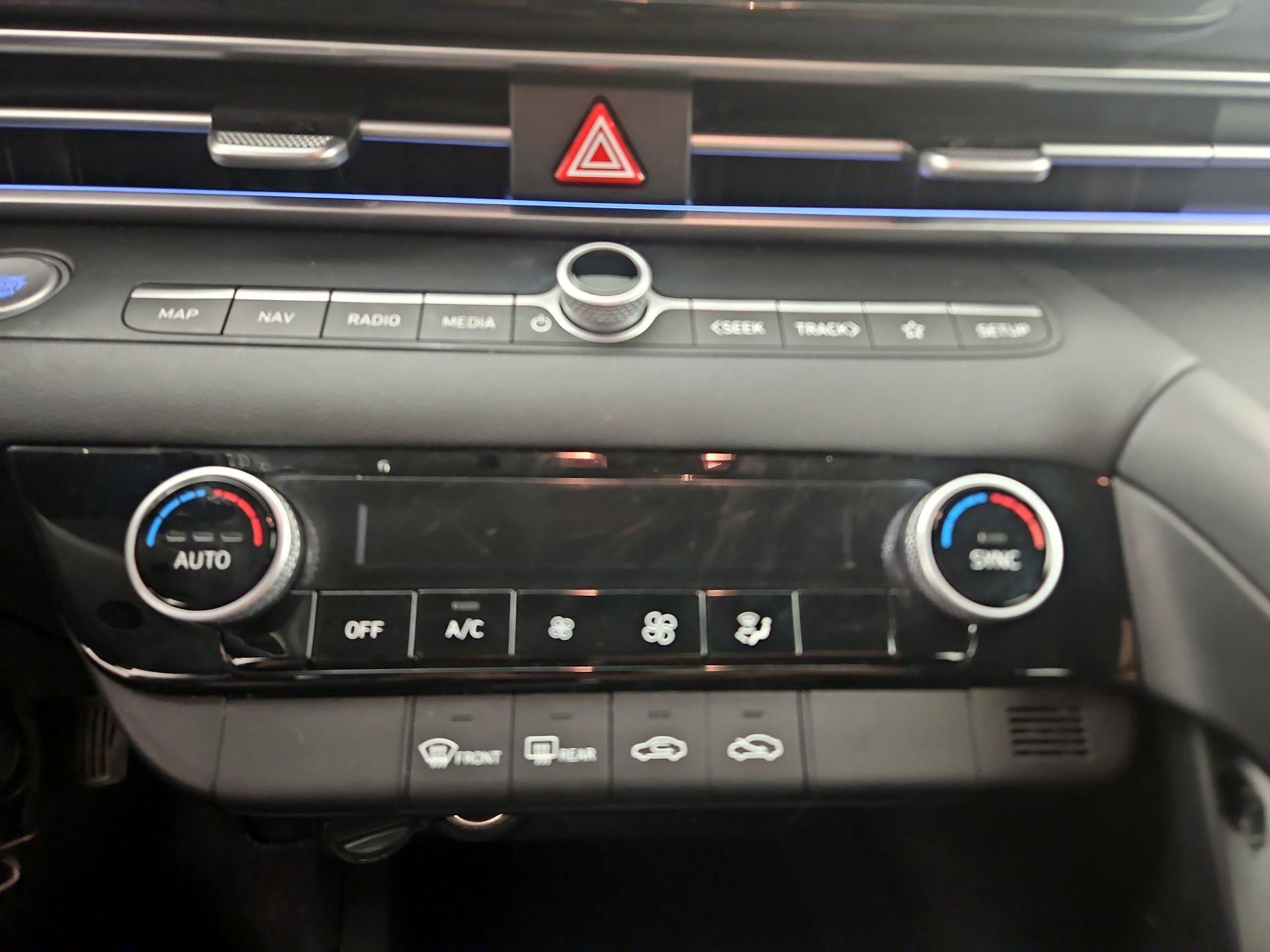 Thumbnail: 2024 Hyundai Elantra - 16