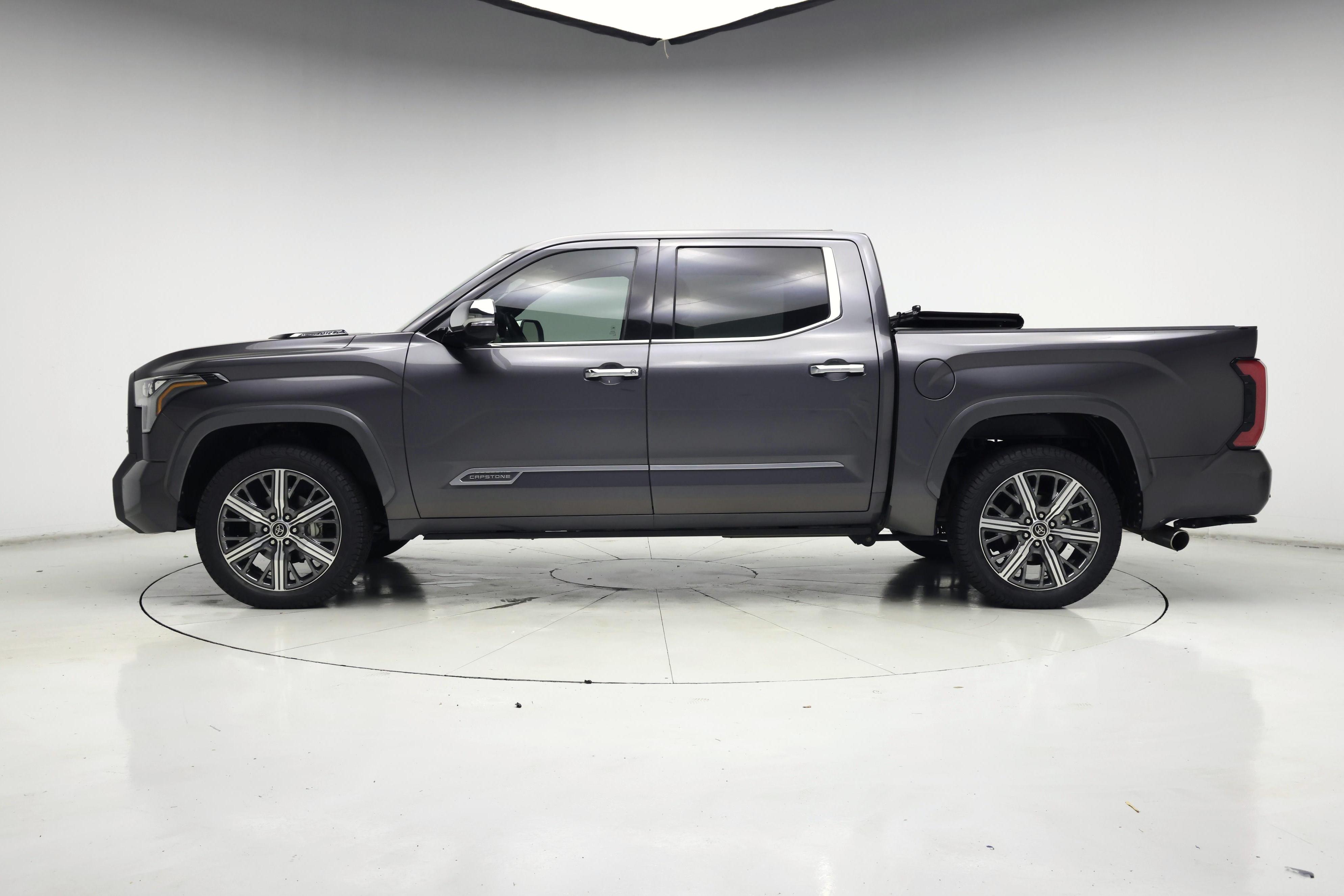 Thumbnail: 2022 Toyota Tundra - 3