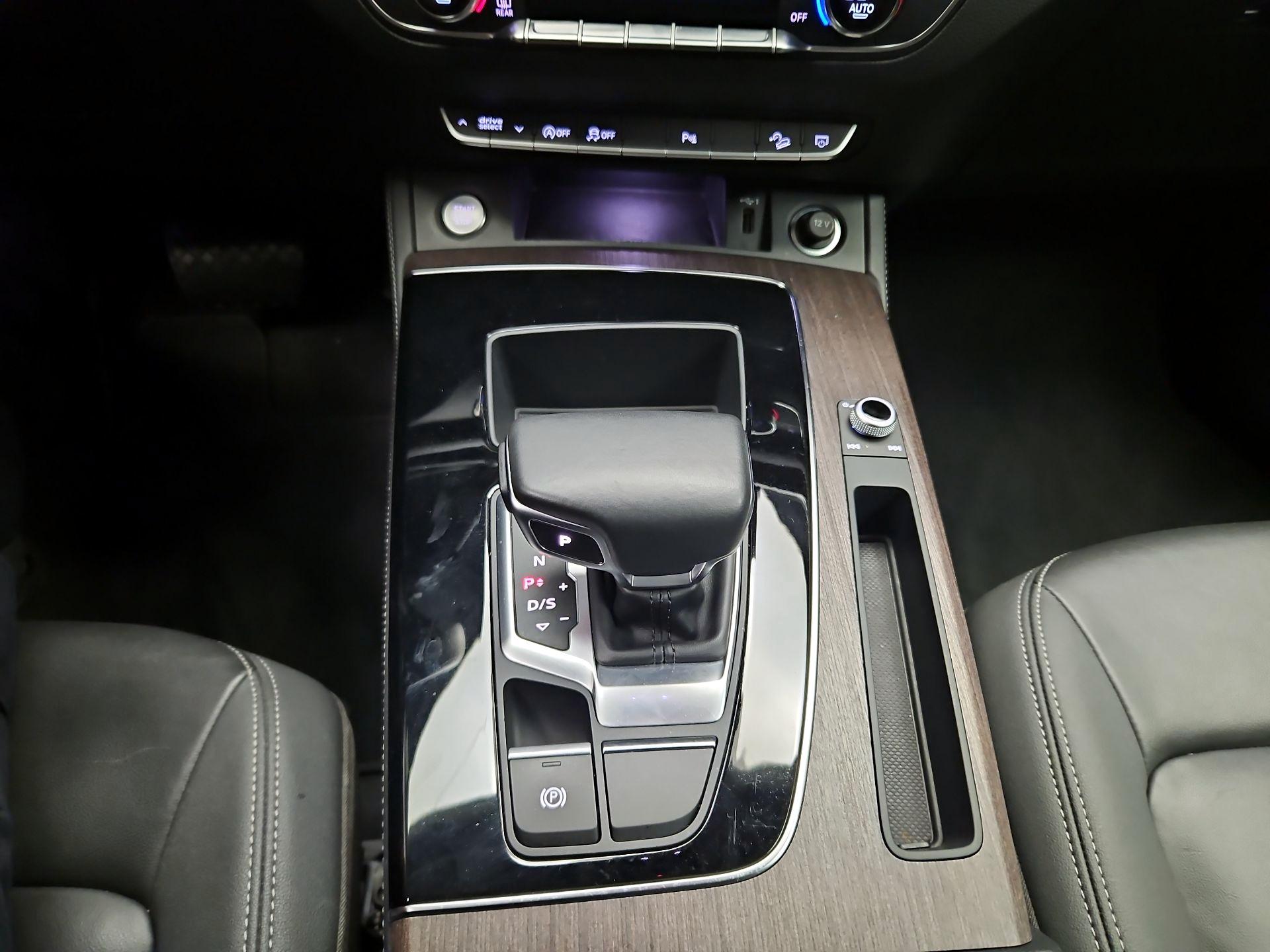 Thumbnail: 2021 Audi Q5 - 16