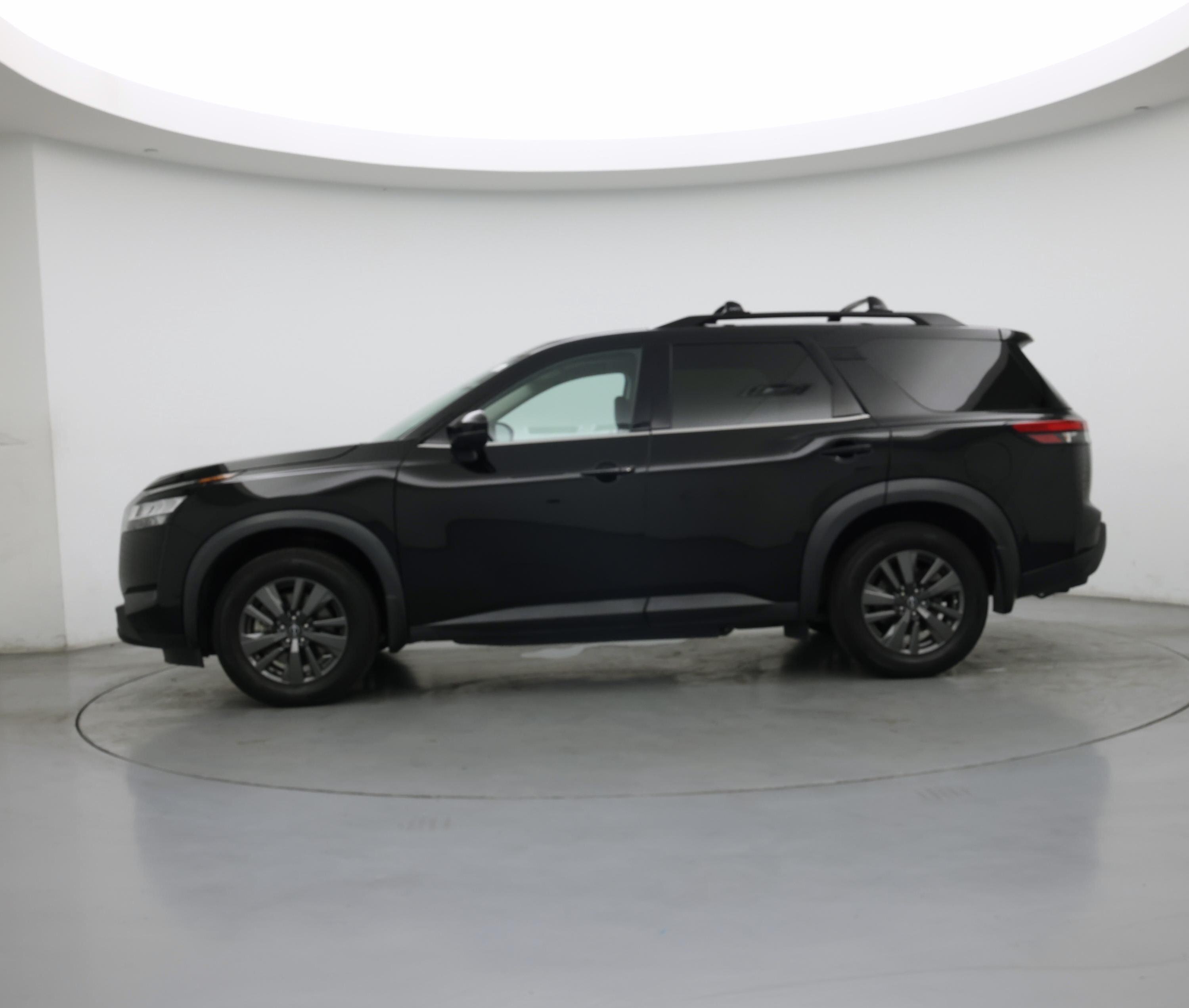 Thumbnail: 2022 Nissan Pathfinder - 3