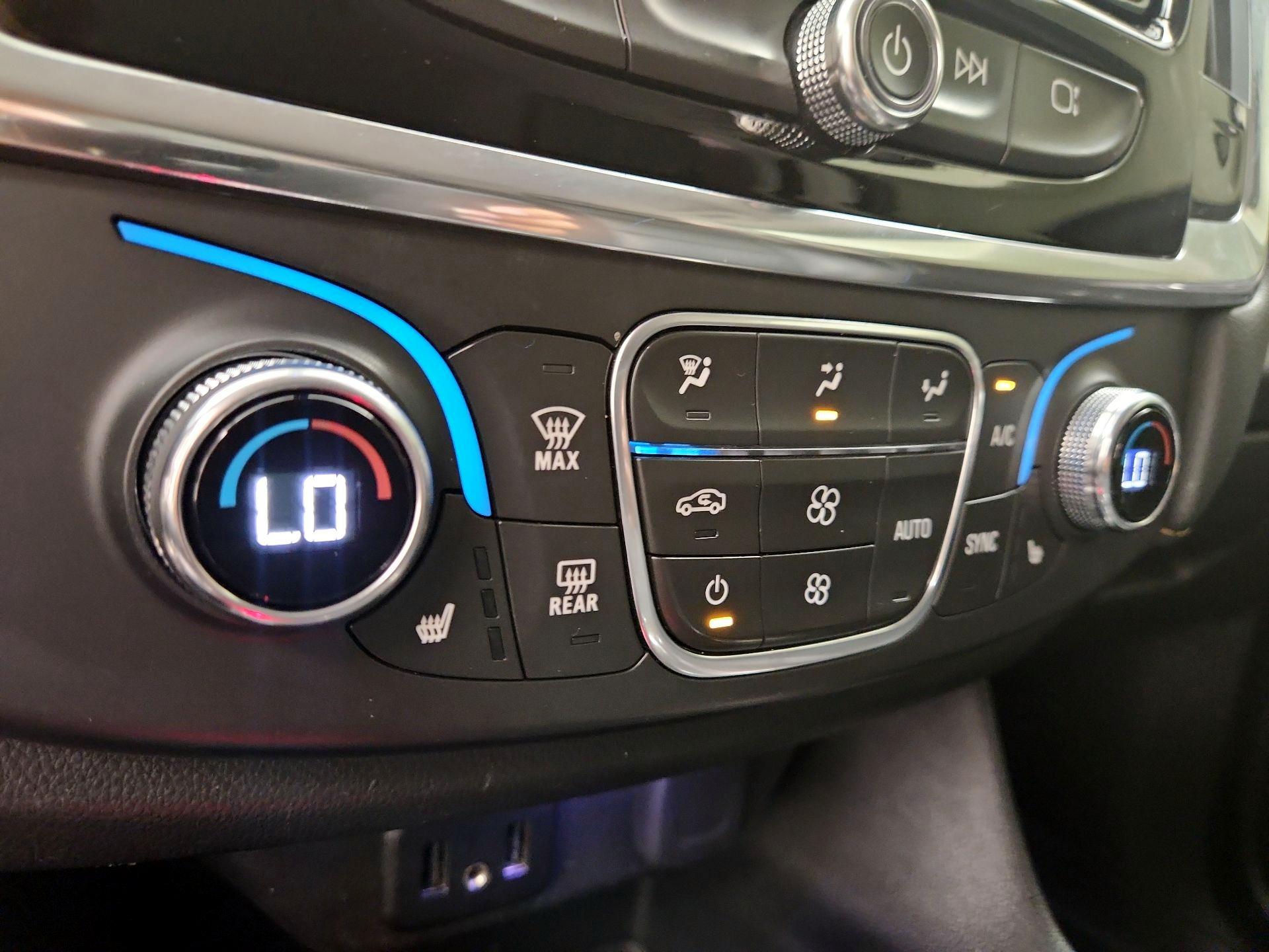 Thumbnail: 2021 Chevrolet Traverse - 16