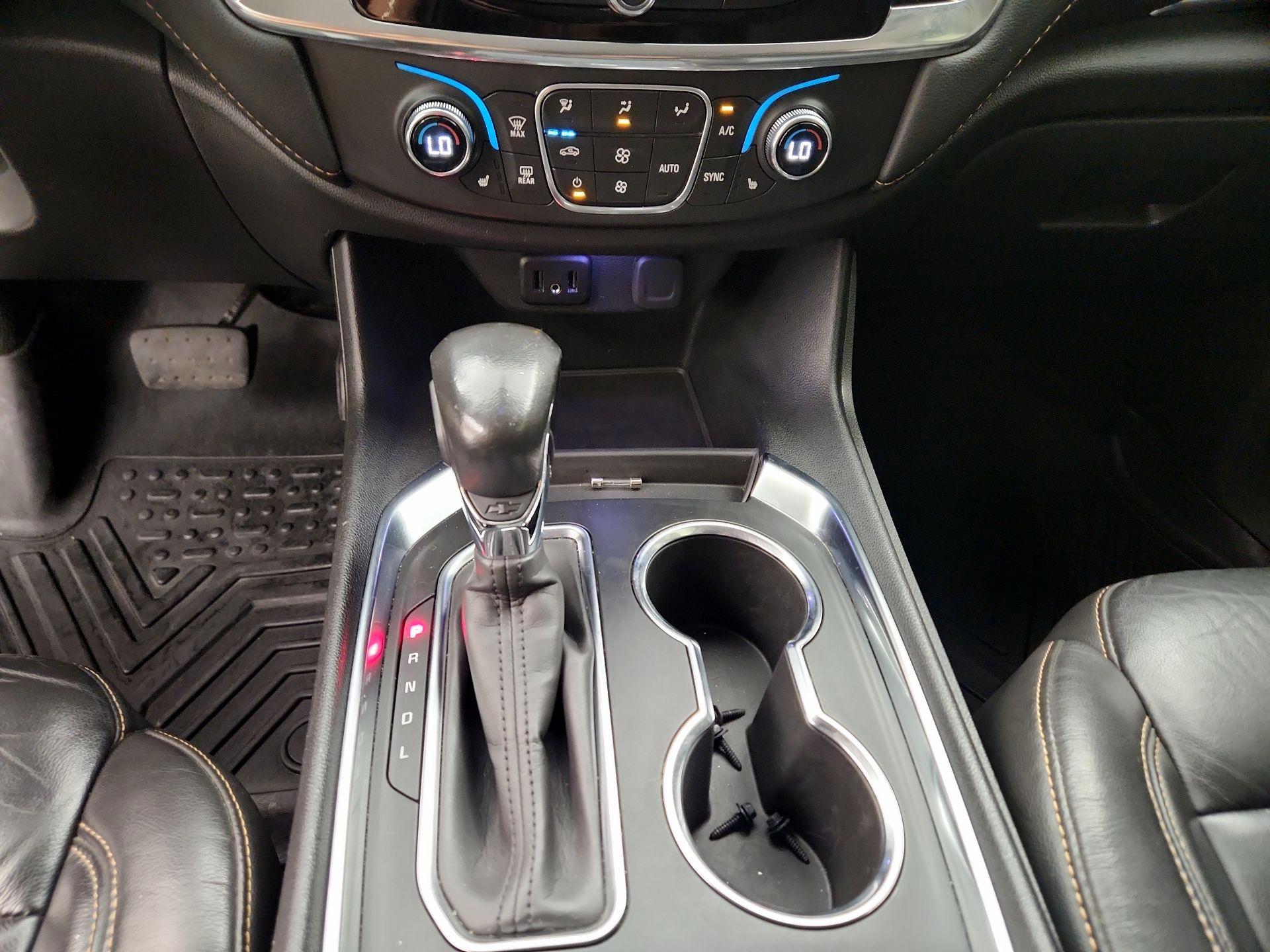 Thumbnail: 2021 Chevrolet Traverse - 17