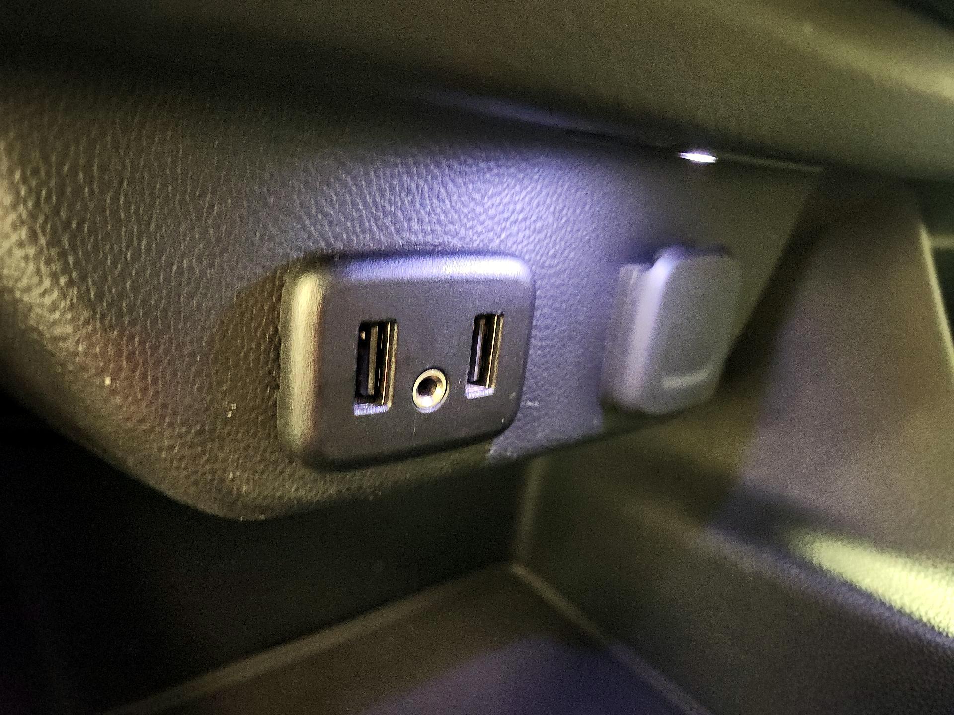 Thumbnail: 2021 Chevrolet Traverse - 18