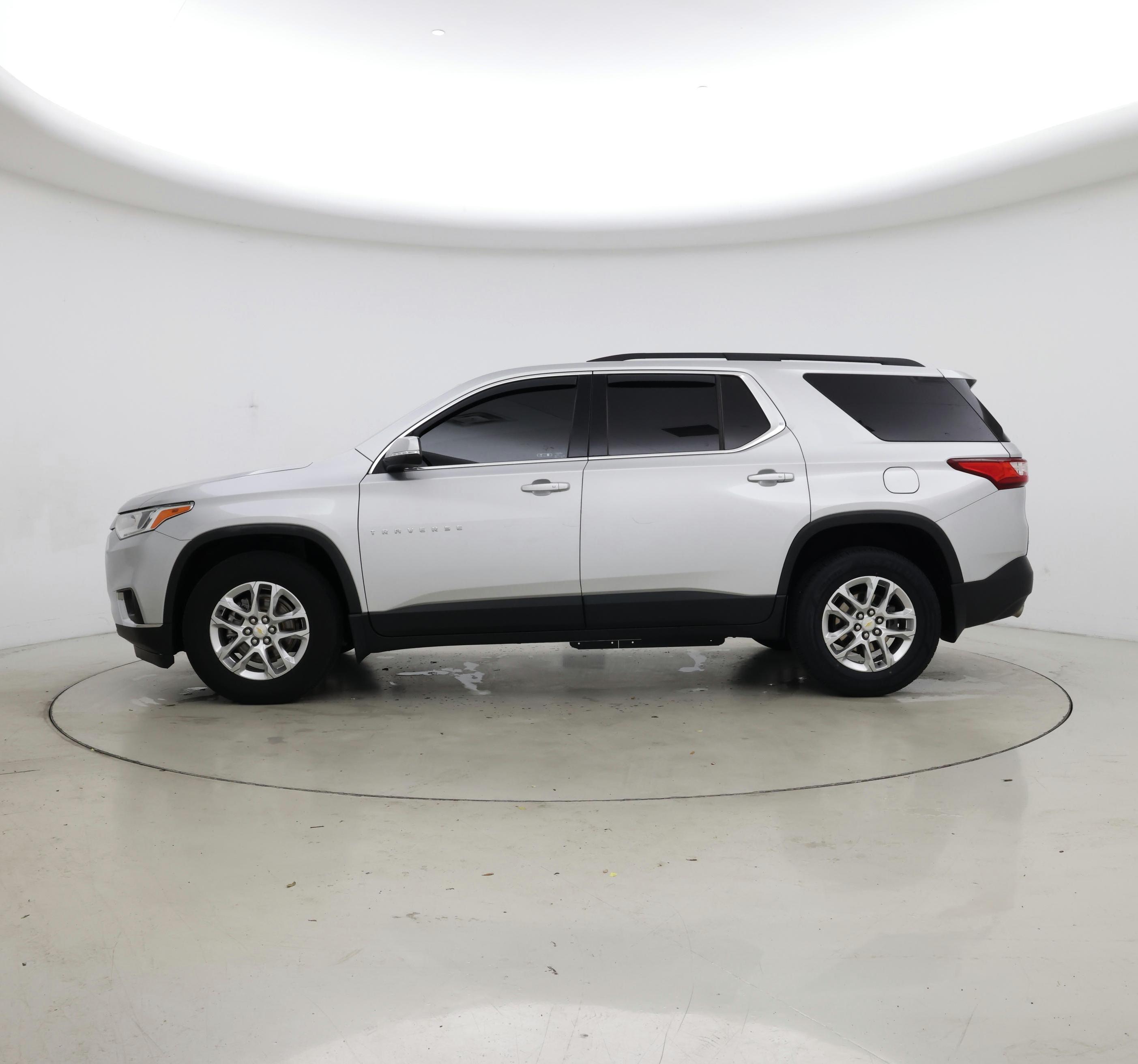 Thumbnail: 2021 Chevrolet Traverse - 3