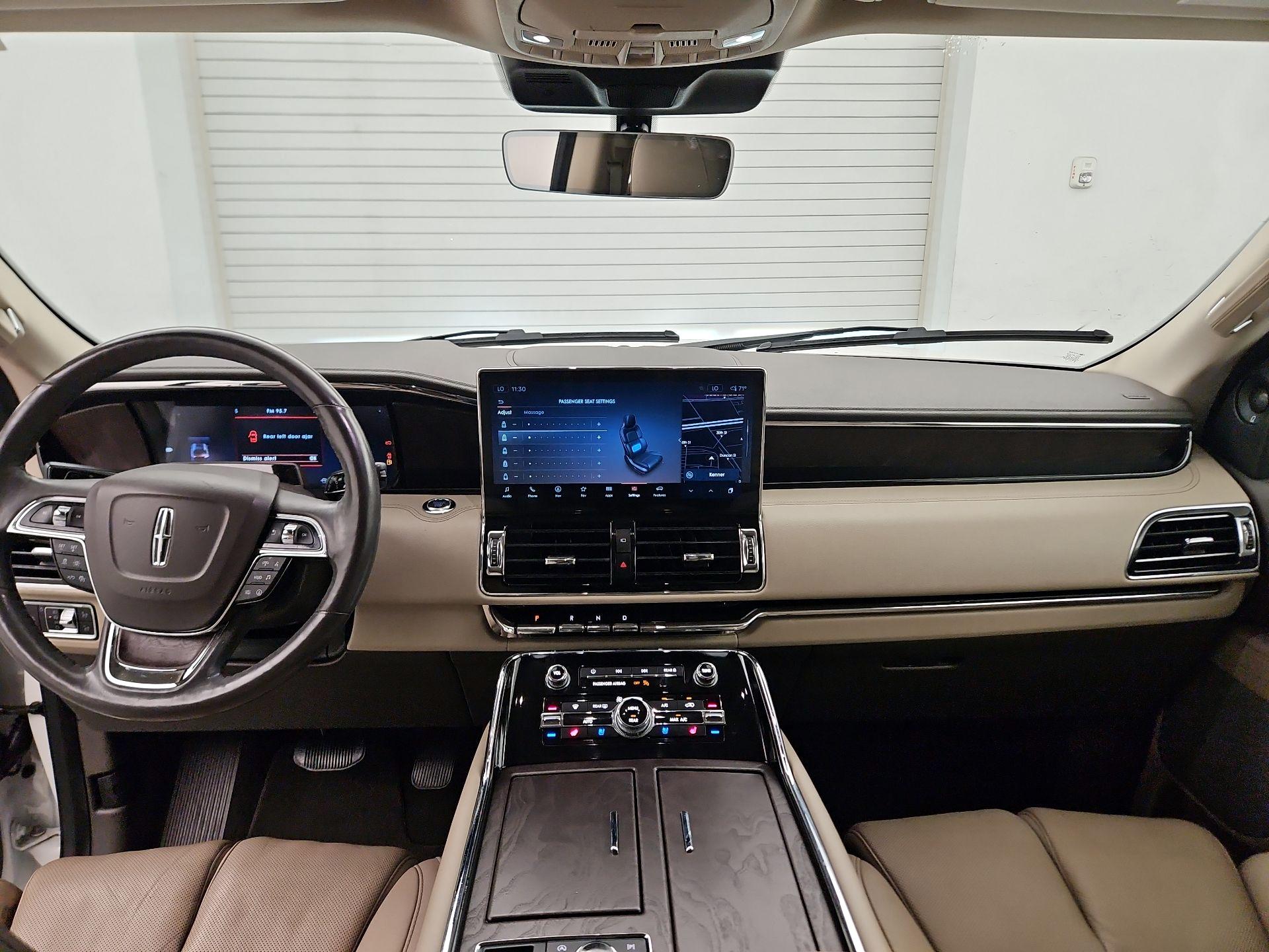 Thumbnail: 2023 Lincoln Navigator - 9