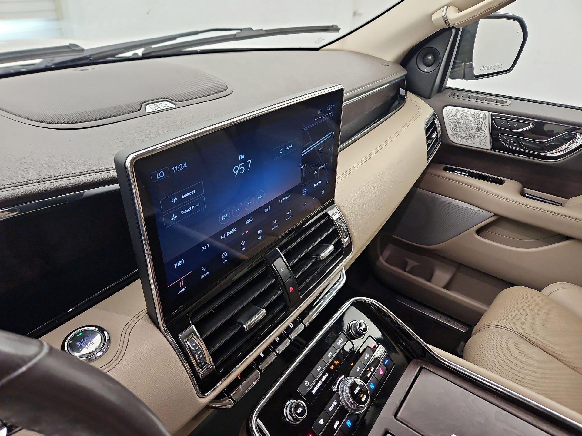 Thumbnail: 2023 Lincoln Navigator - 13