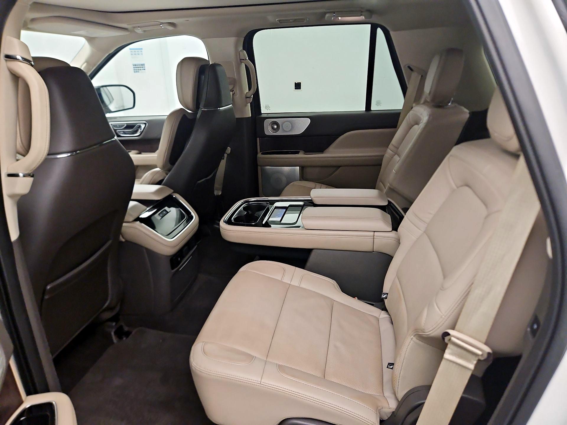 Thumbnail: 2023 Lincoln Navigator - 16