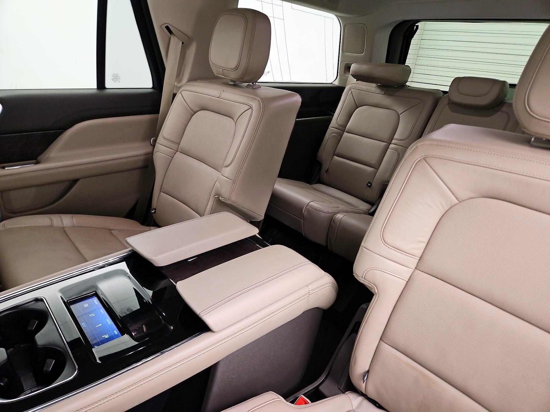 Thumbnail: 2023 Lincoln Navigator - 17