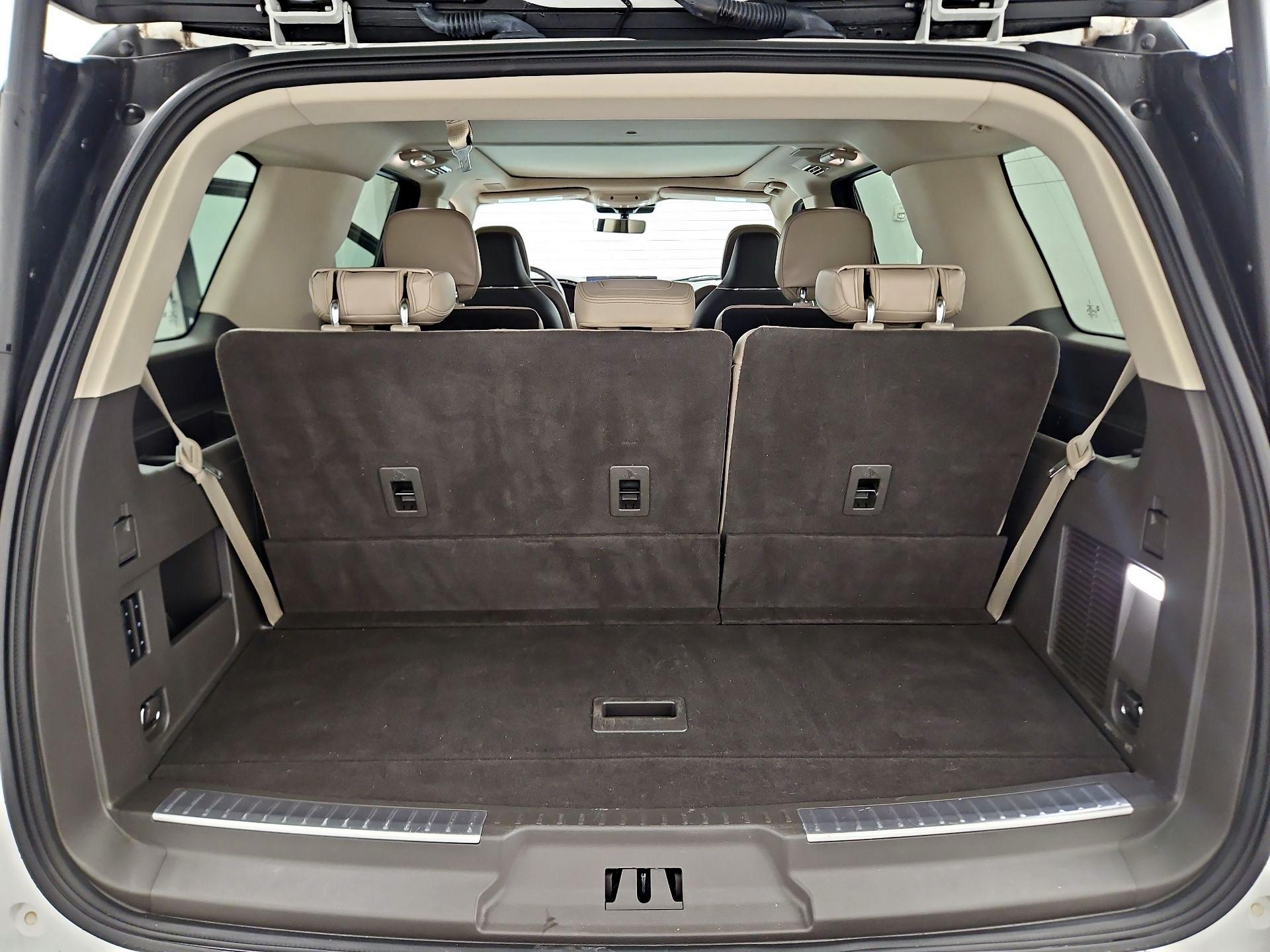 Thumbnail: 2023 Lincoln Navigator - 18