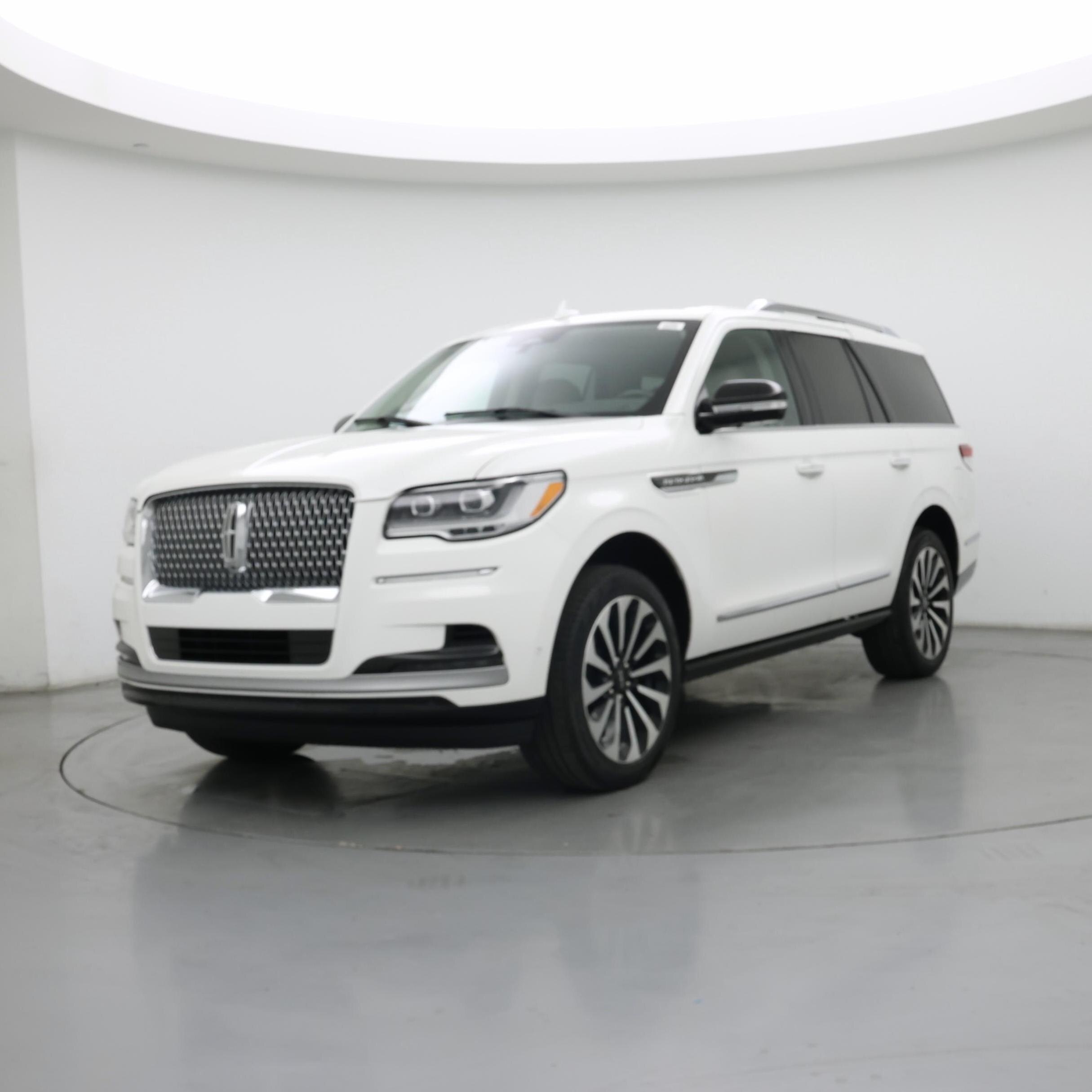 Thumbnail: 2023 Lincoln Navigator - 4
