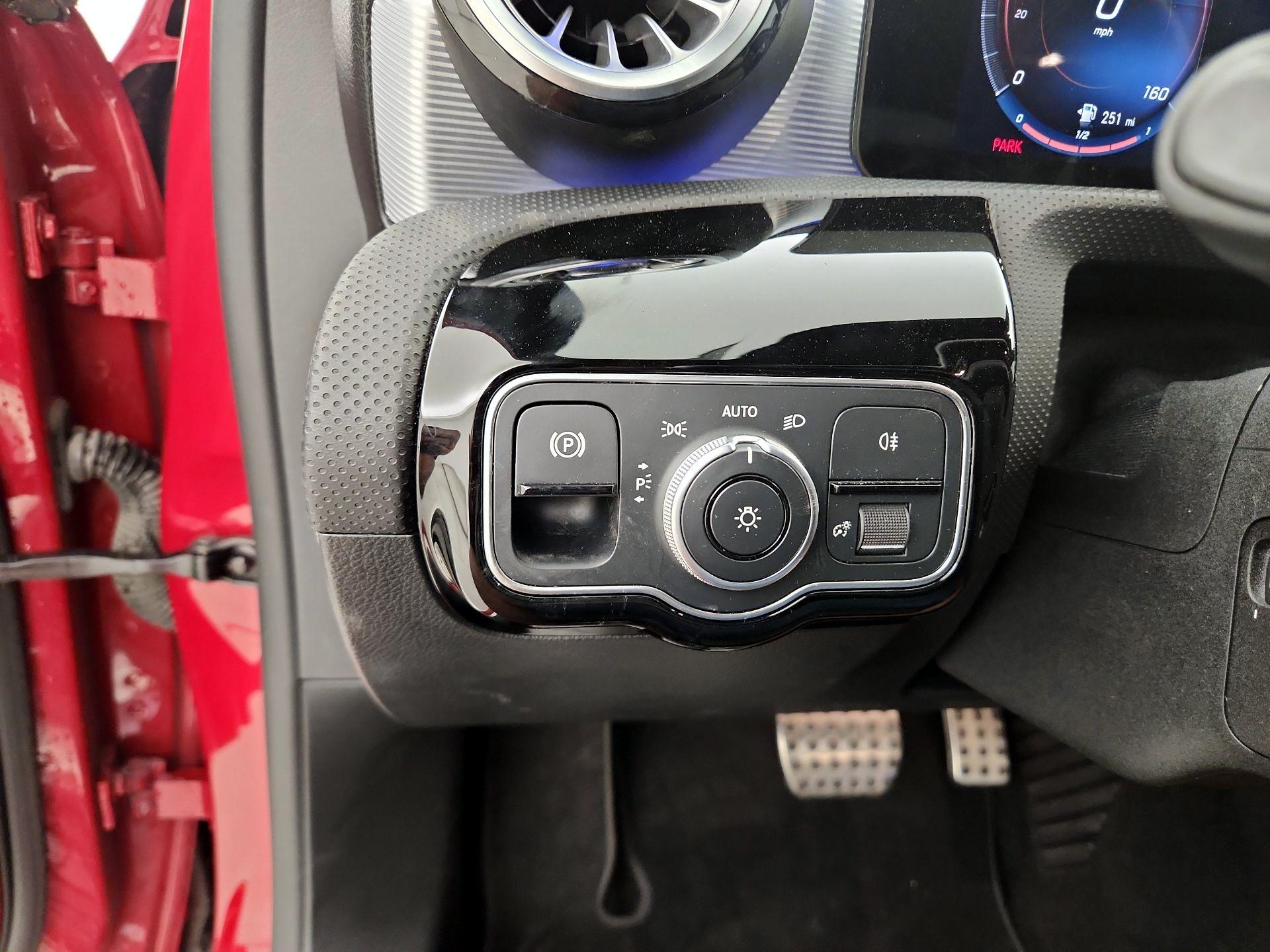 Thumbnail: 2021 Mercedes-Benz A-Class - 13