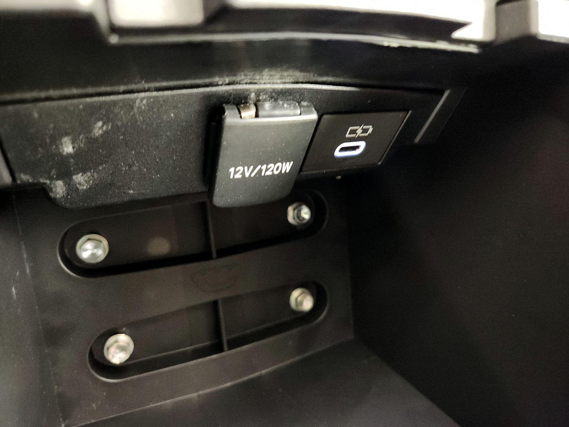 Thumbnail: 2025 Toyota Corolla - 18