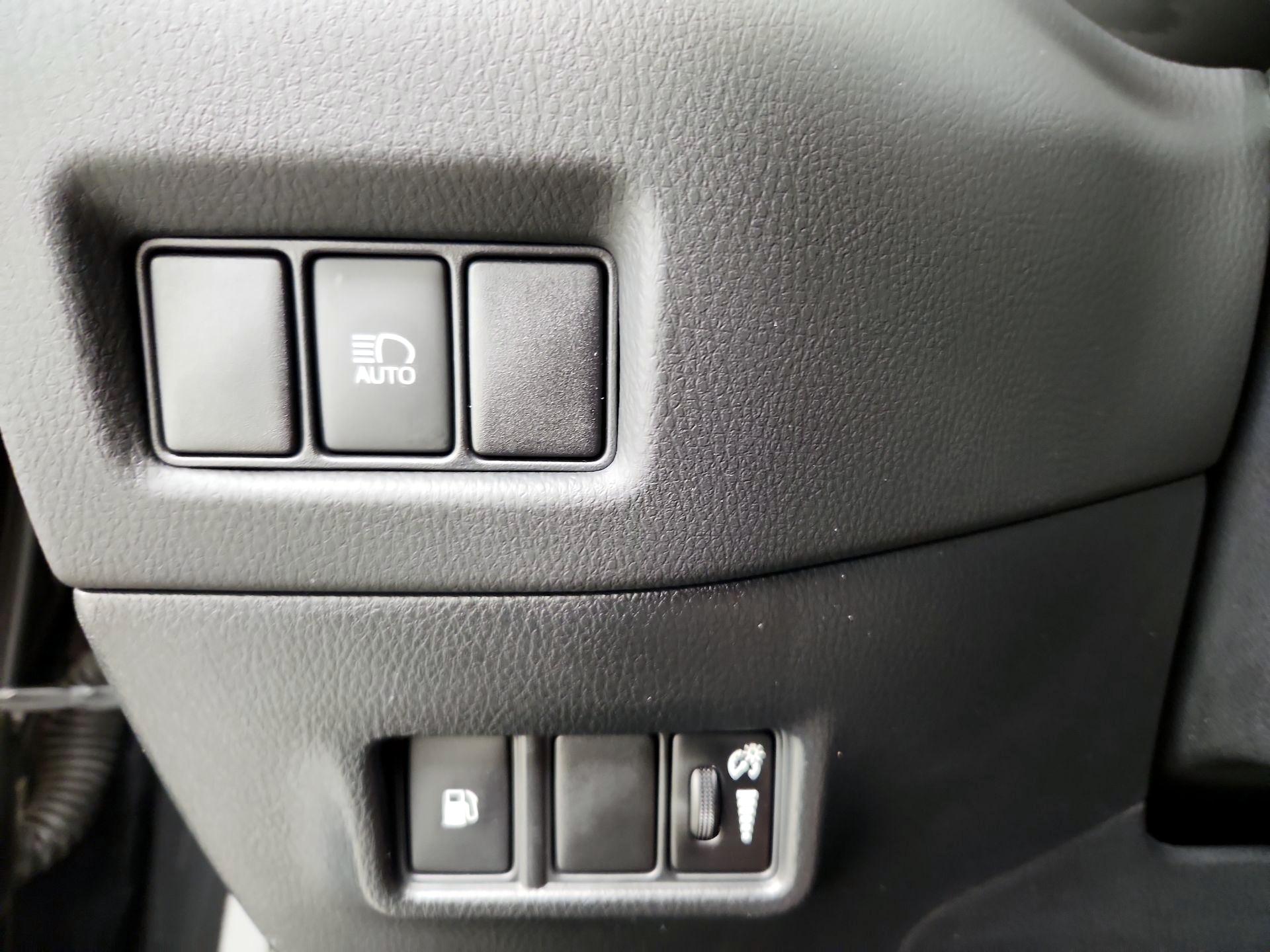 Thumbnail: 2021 Toyota C-HR - 13