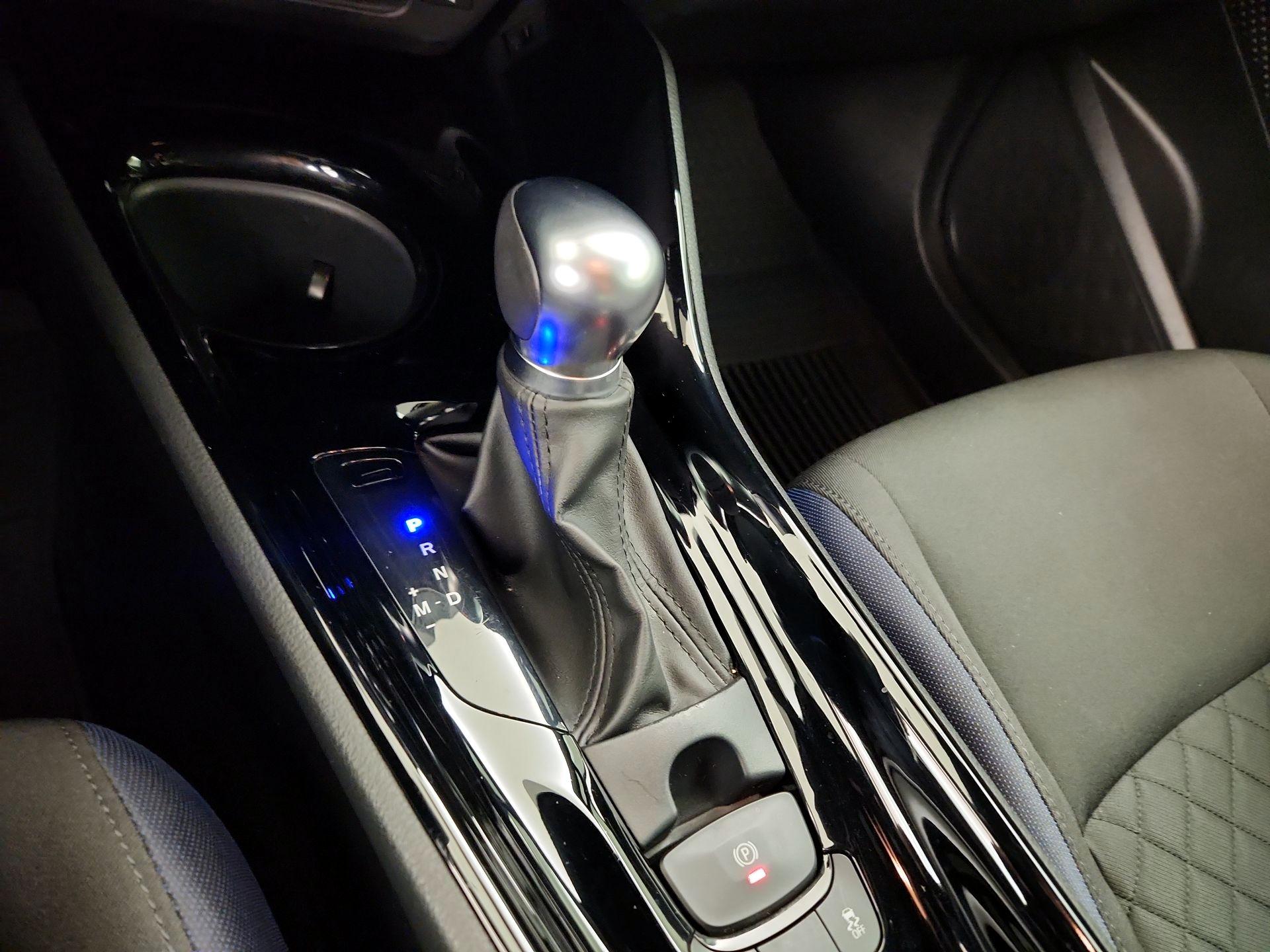 Thumbnail: 2021 Toyota C-HR - 17