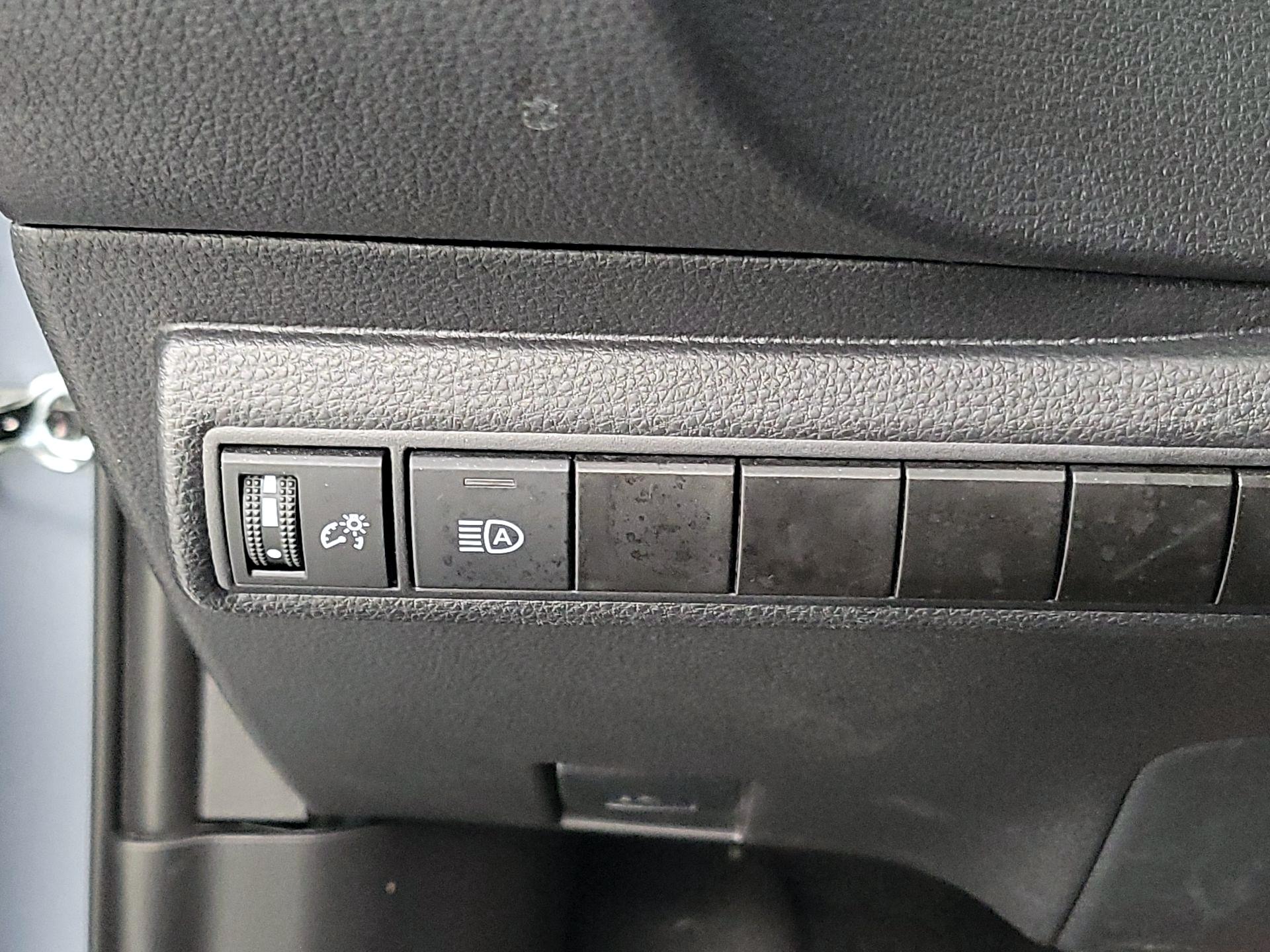 Thumbnail: 2025 Toyota Corolla - 13