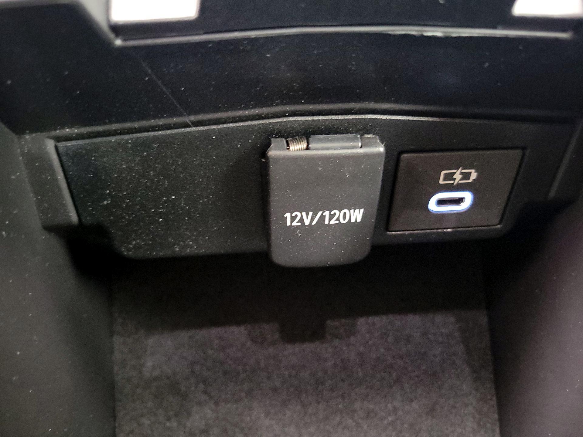 Thumbnail: 2025 Toyota Corolla - 18