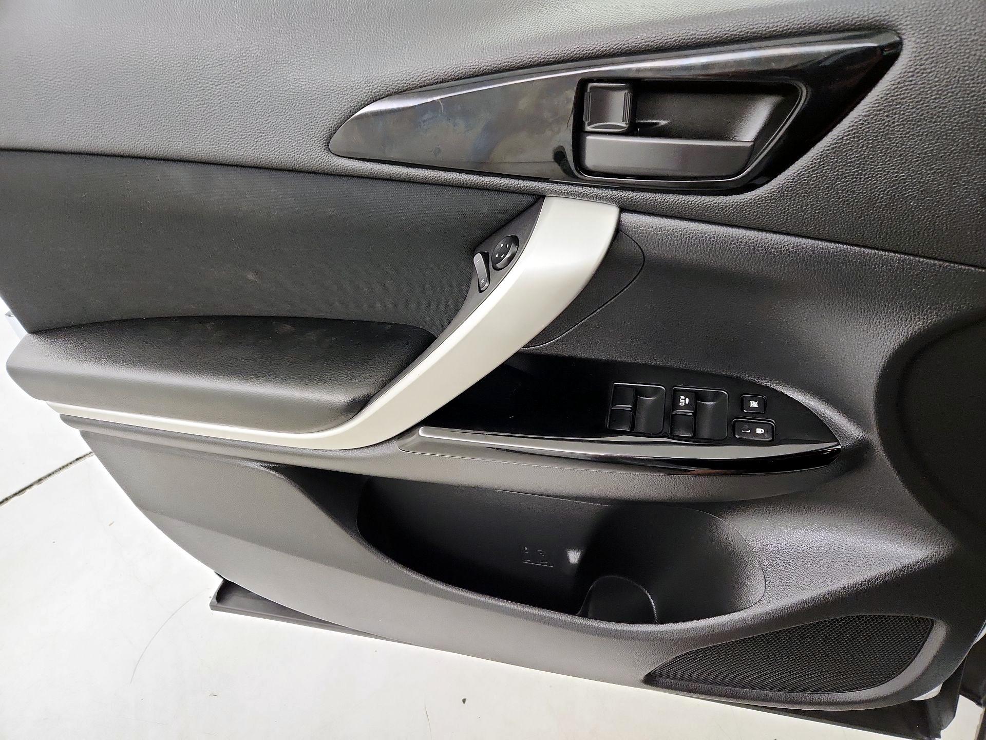 Thumbnail: 2023 Mitsubishi Eclipse Cross - 12