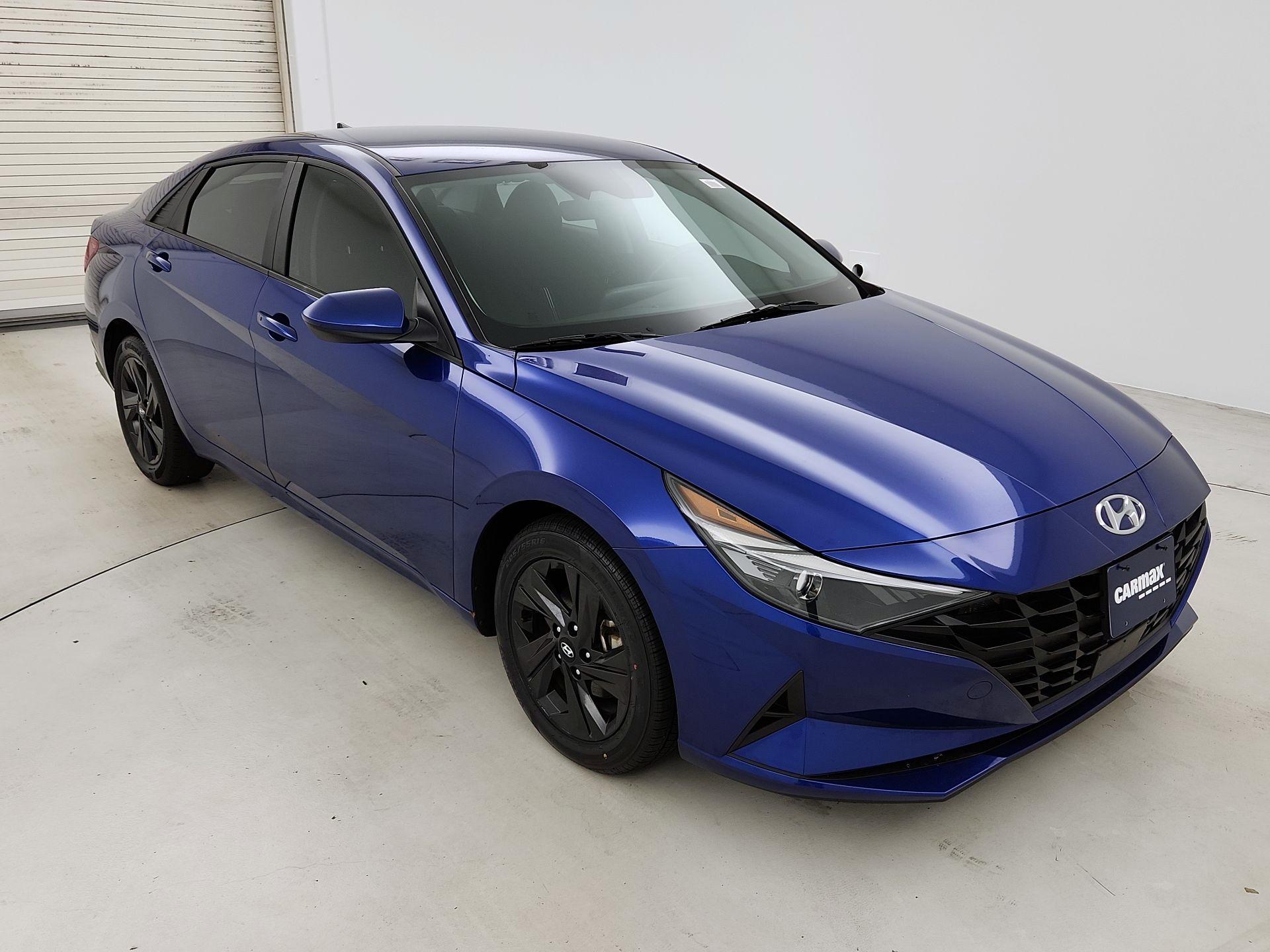 Thumbnail: 2022 Hyundai Elantra - 1