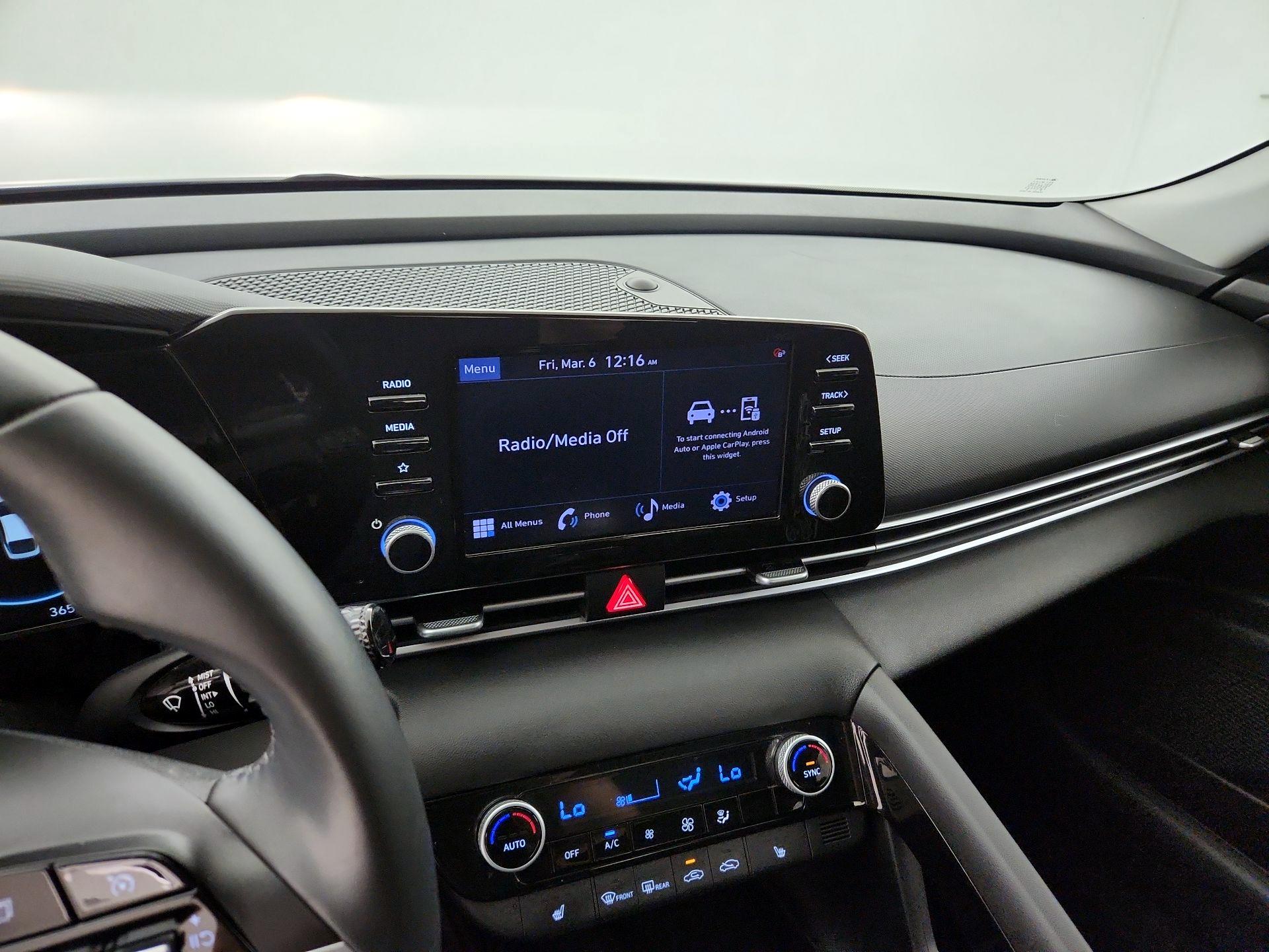 Thumbnail: 2022 Hyundai Elantra - 11