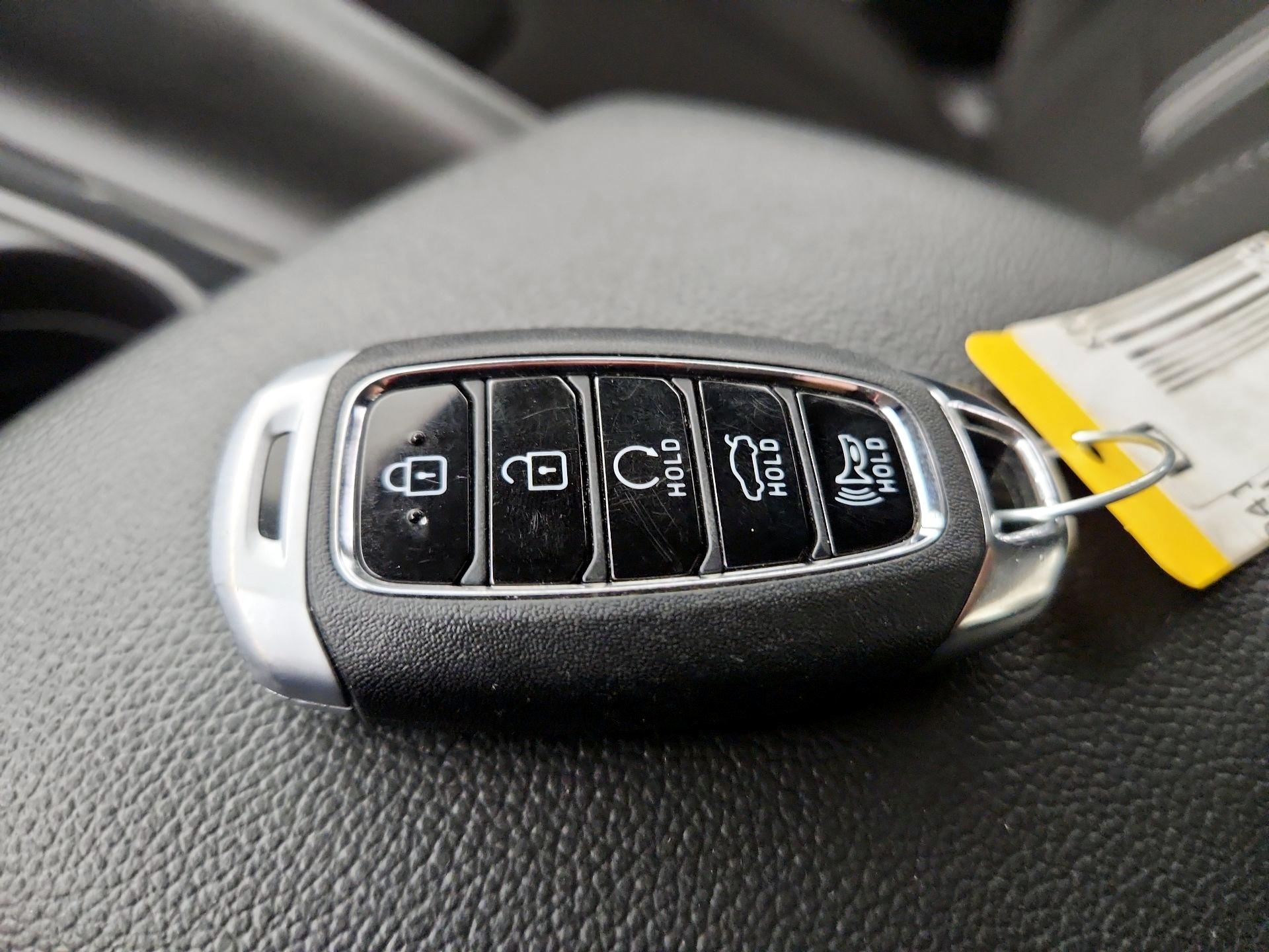 Thumbnail: 2022 Hyundai Elantra - 16