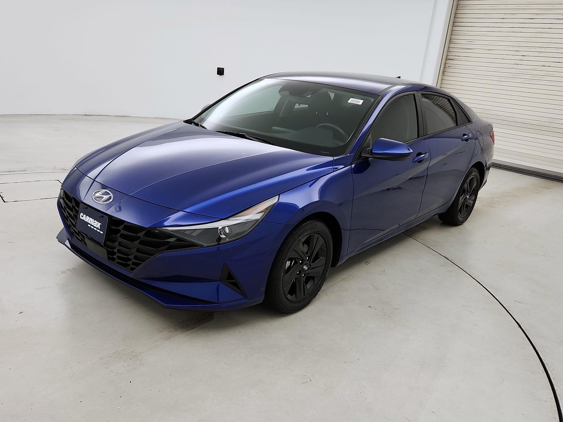 Thumbnail: 2022 Hyundai Elantra - 3