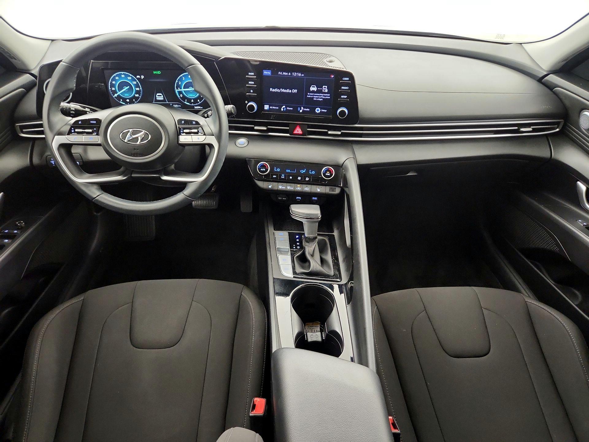 Thumbnail: 2022 Hyundai Elantra - 8