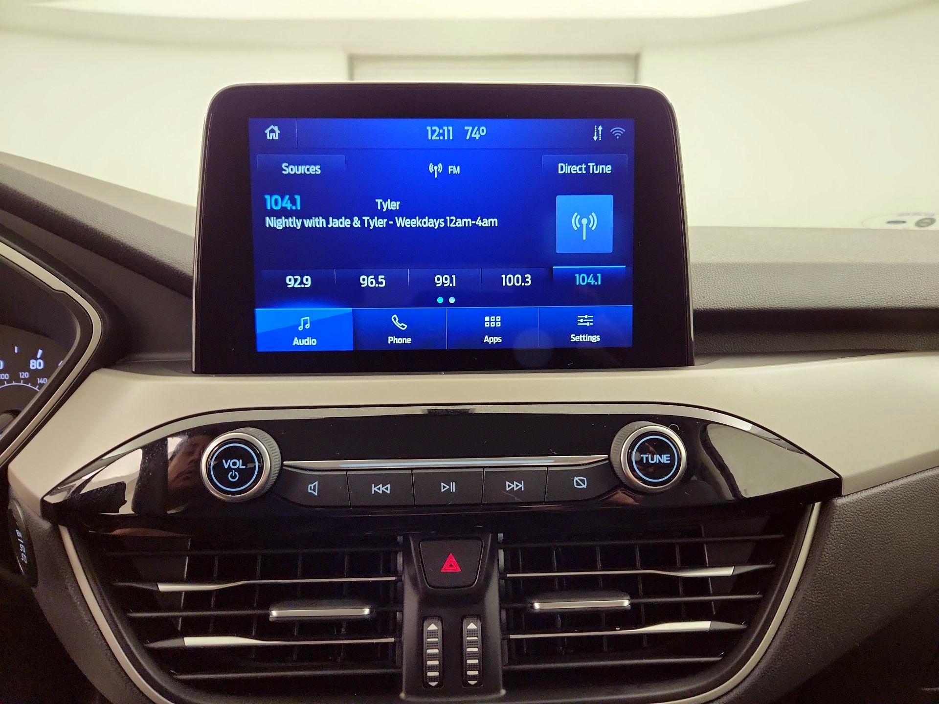 Thumbnail: 2022 Ford Escape - 15