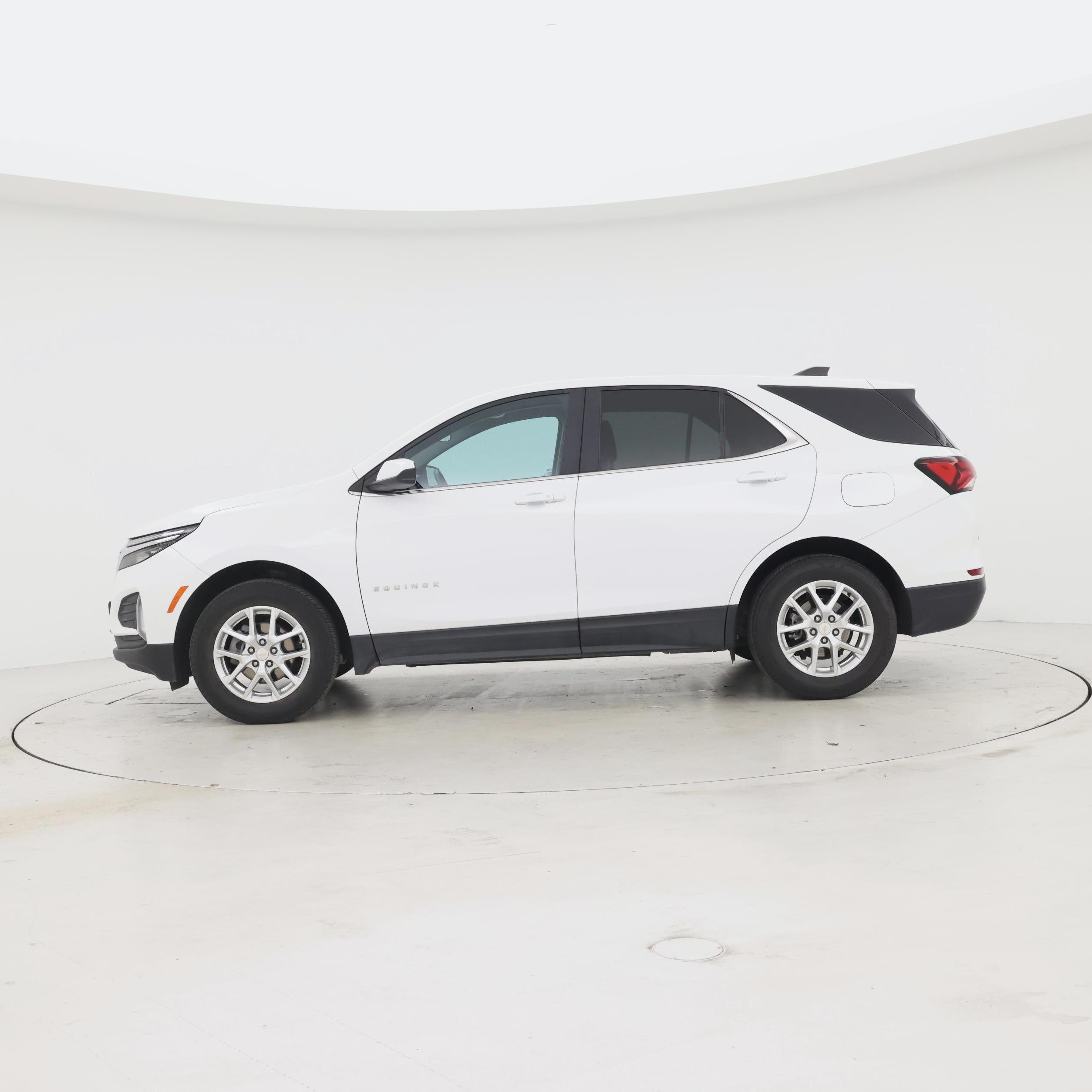 Thumbnail: 2023 Chevrolet Equinox - 3