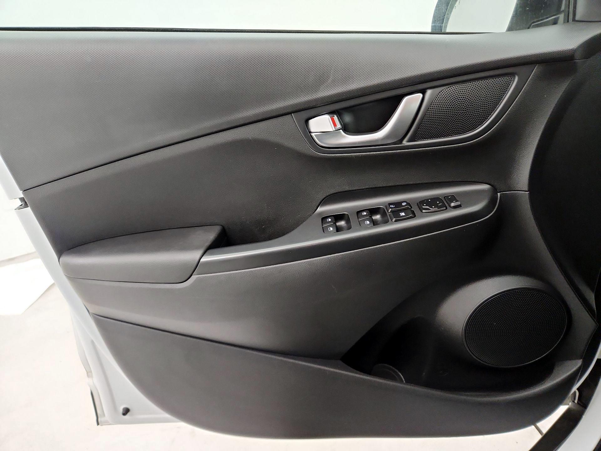 Thumbnail: 2022 Hyundai Kona - 10