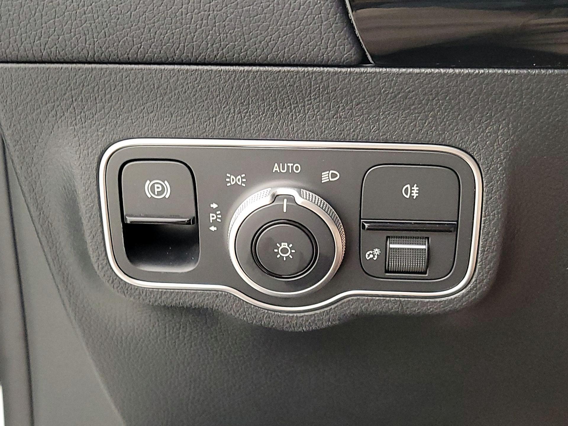 Thumbnail: 2025 Mercedes-Benz GLA - 13