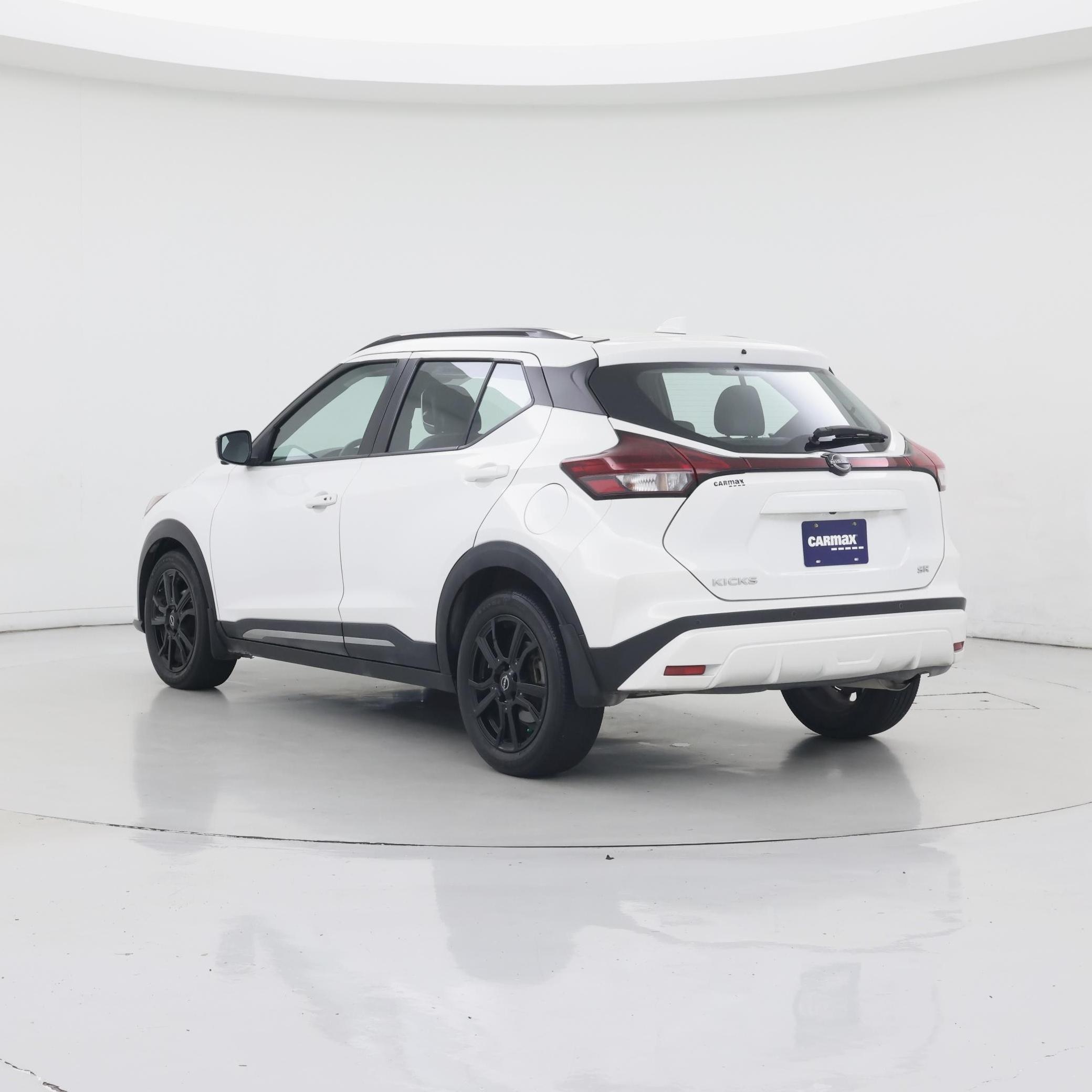 Thumbnail: 2023 Nissan Kicks - 2