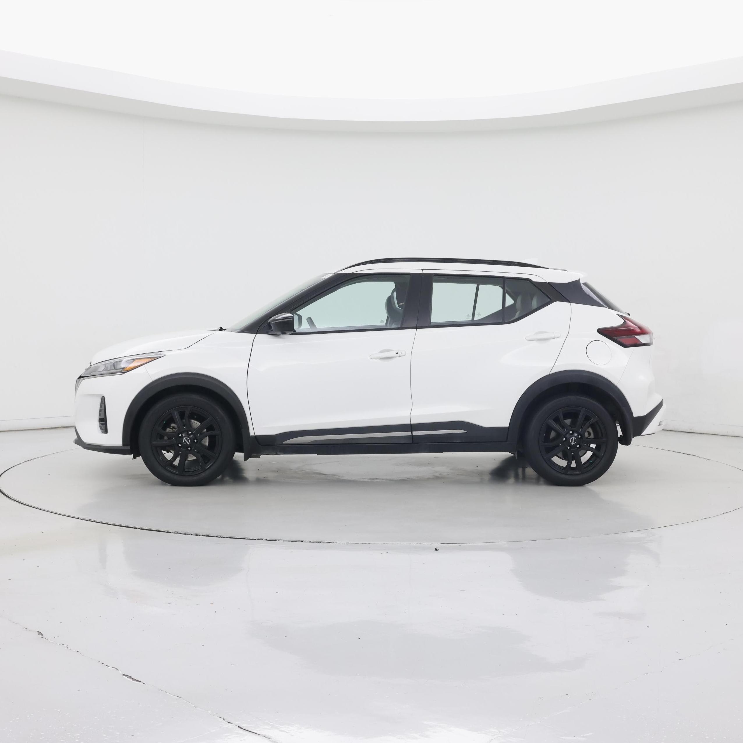 Thumbnail: 2023 Nissan Kicks - 3