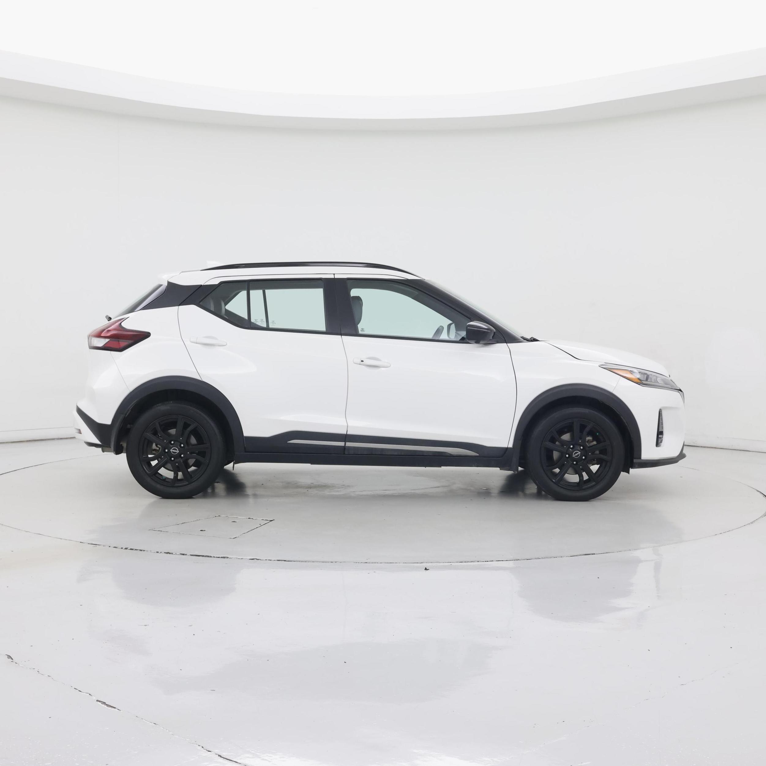 Thumbnail: 2023 Nissan Kicks - 7