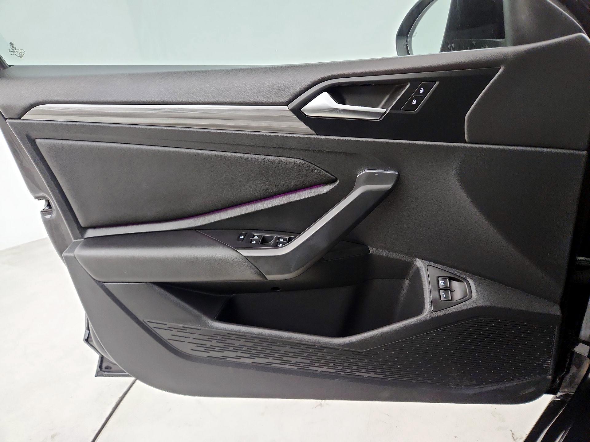 Thumbnail: 2021 Volkswagen Jetta - 10