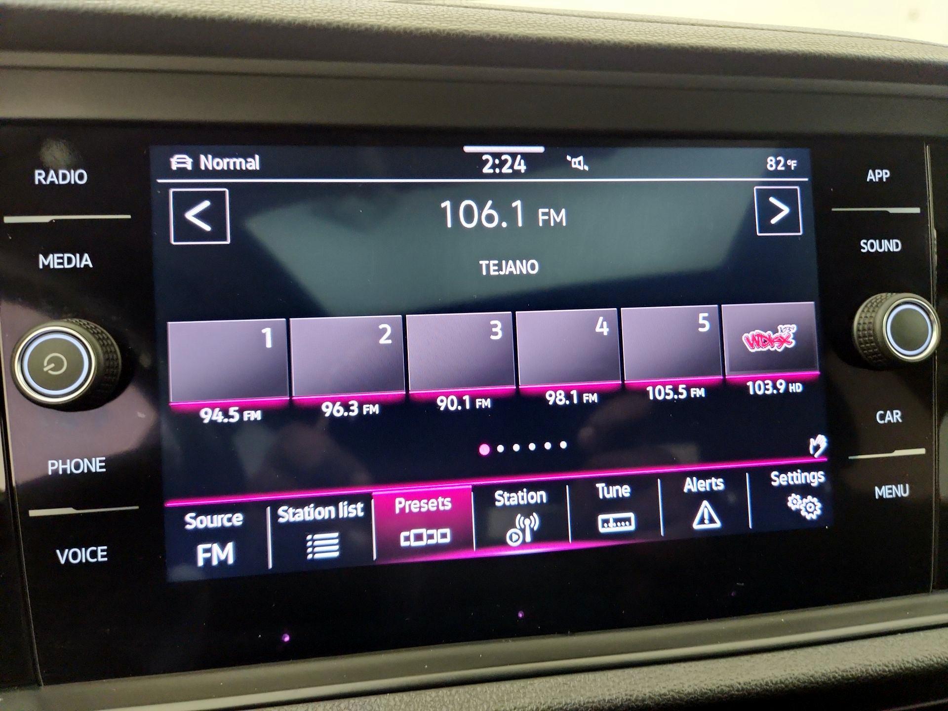 Thumbnail: 2021 Volkswagen Jetta - 13