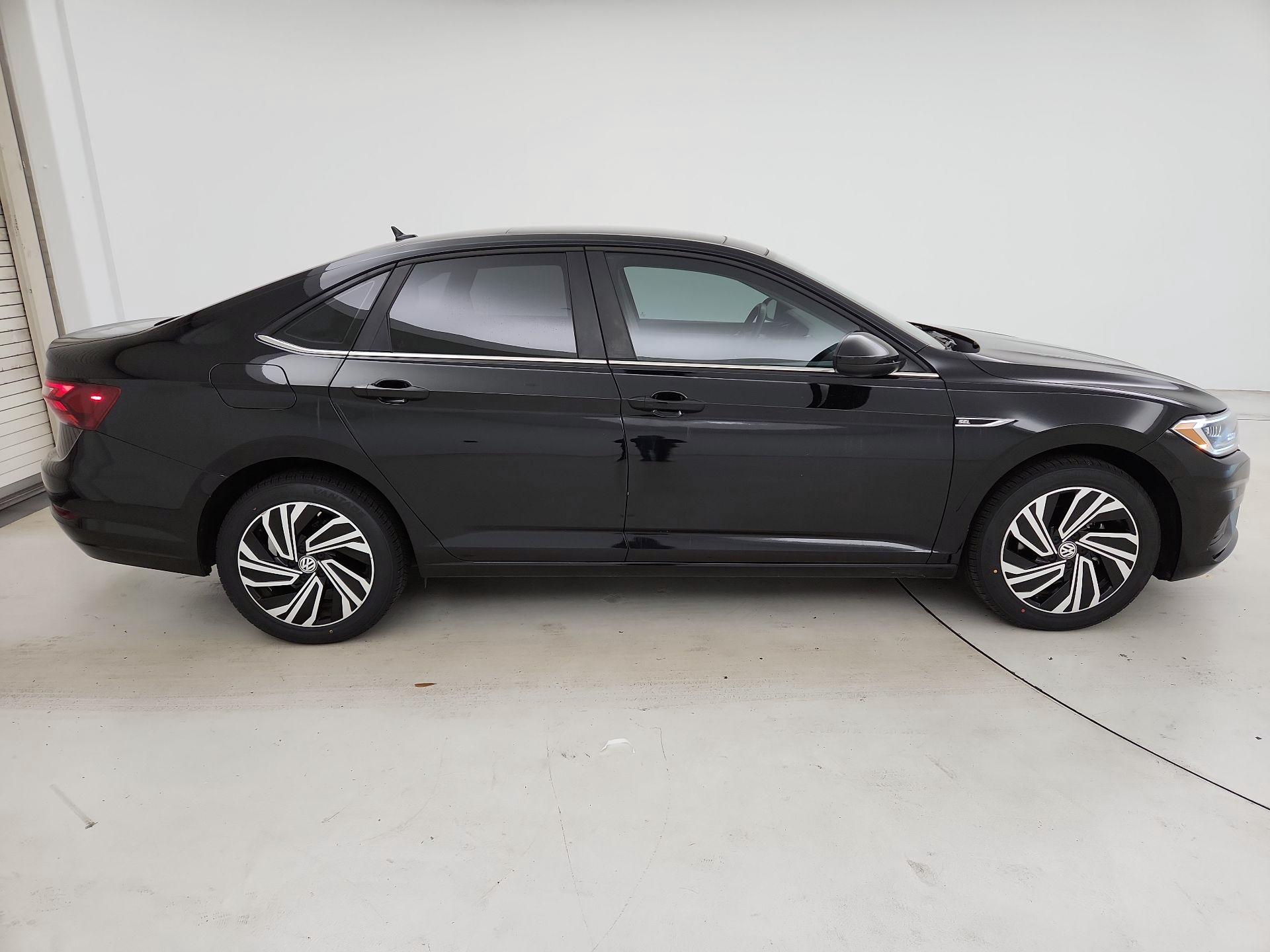 Thumbnail: 2021 Volkswagen Jetta - 4