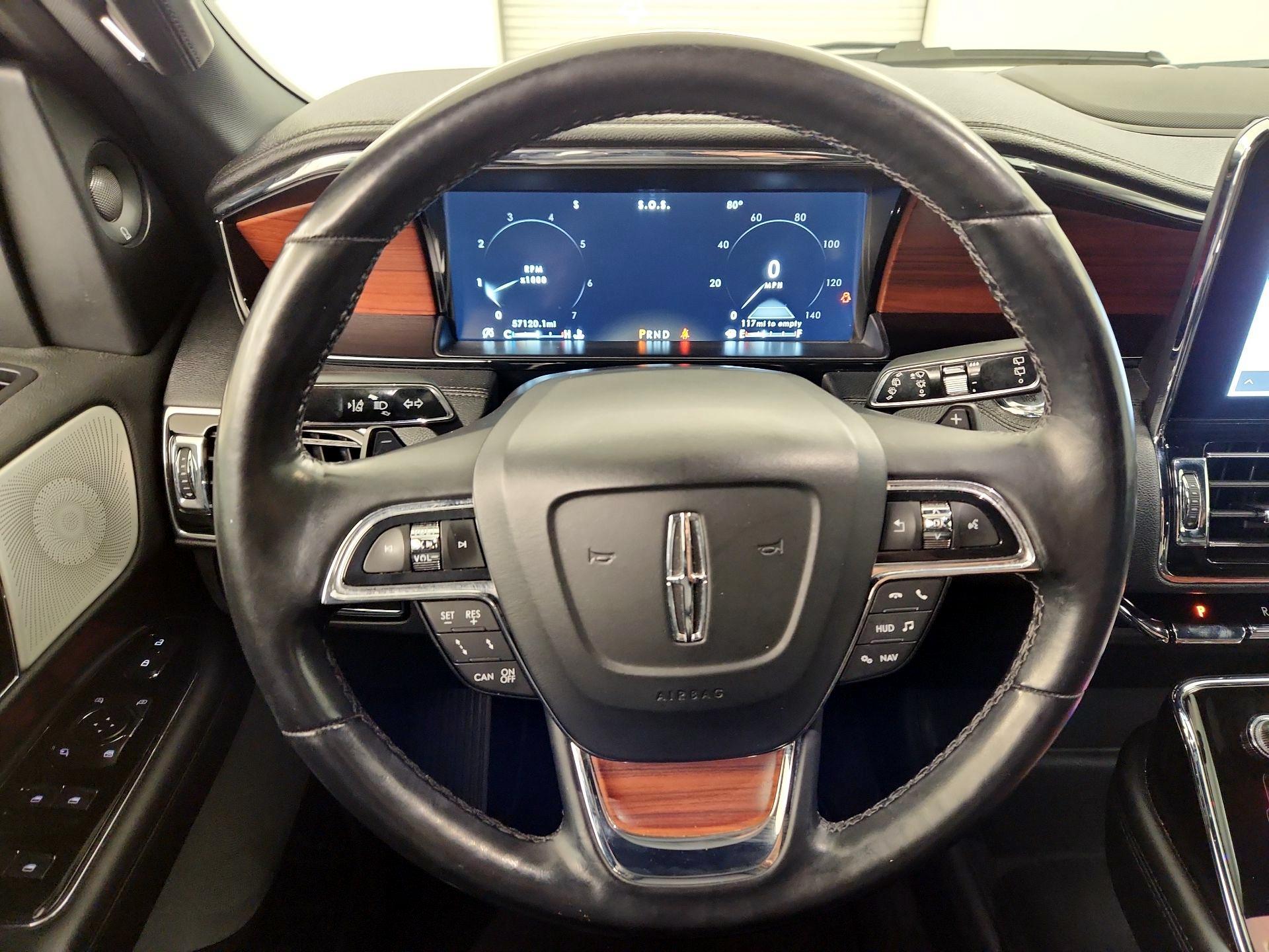 Thumbnail: 2021 Lincoln Navigator - 10